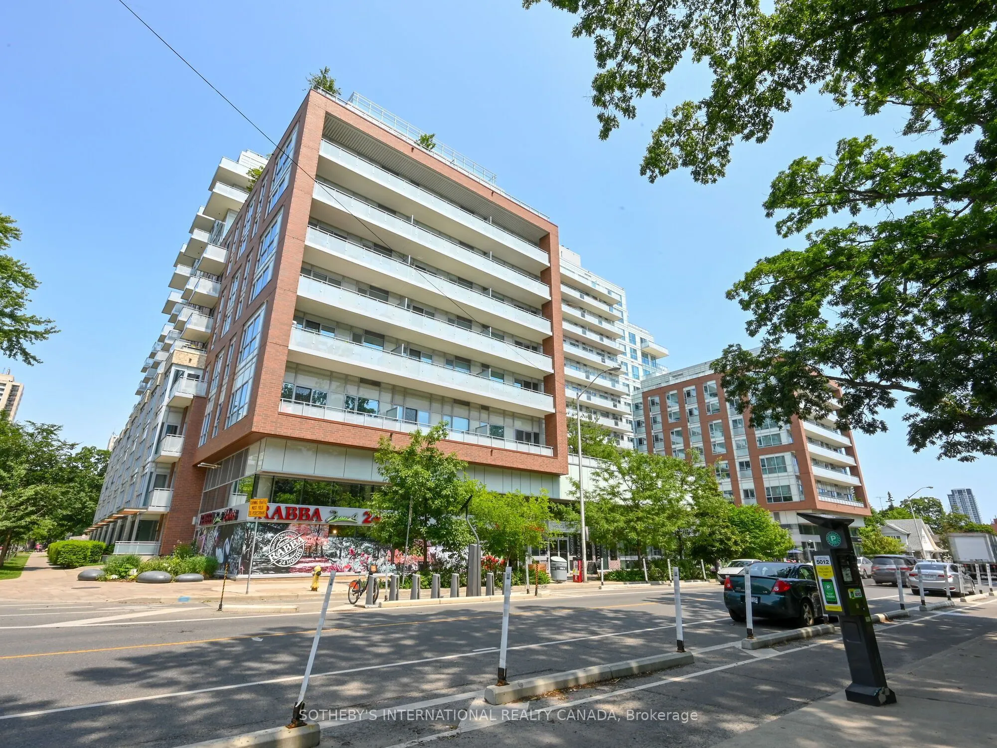 1830 Bloor Street W #813
