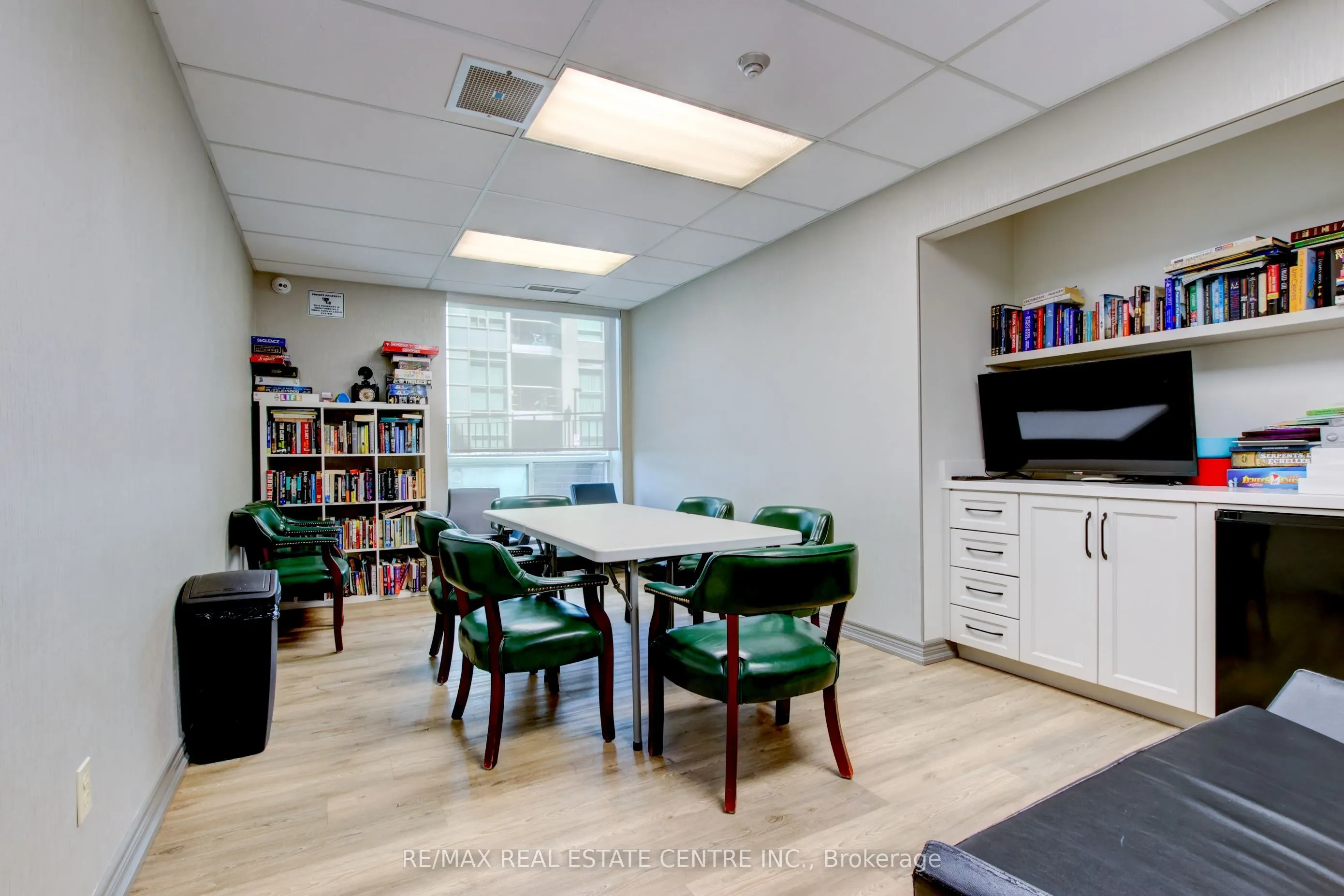 190 Manitoba Street #706