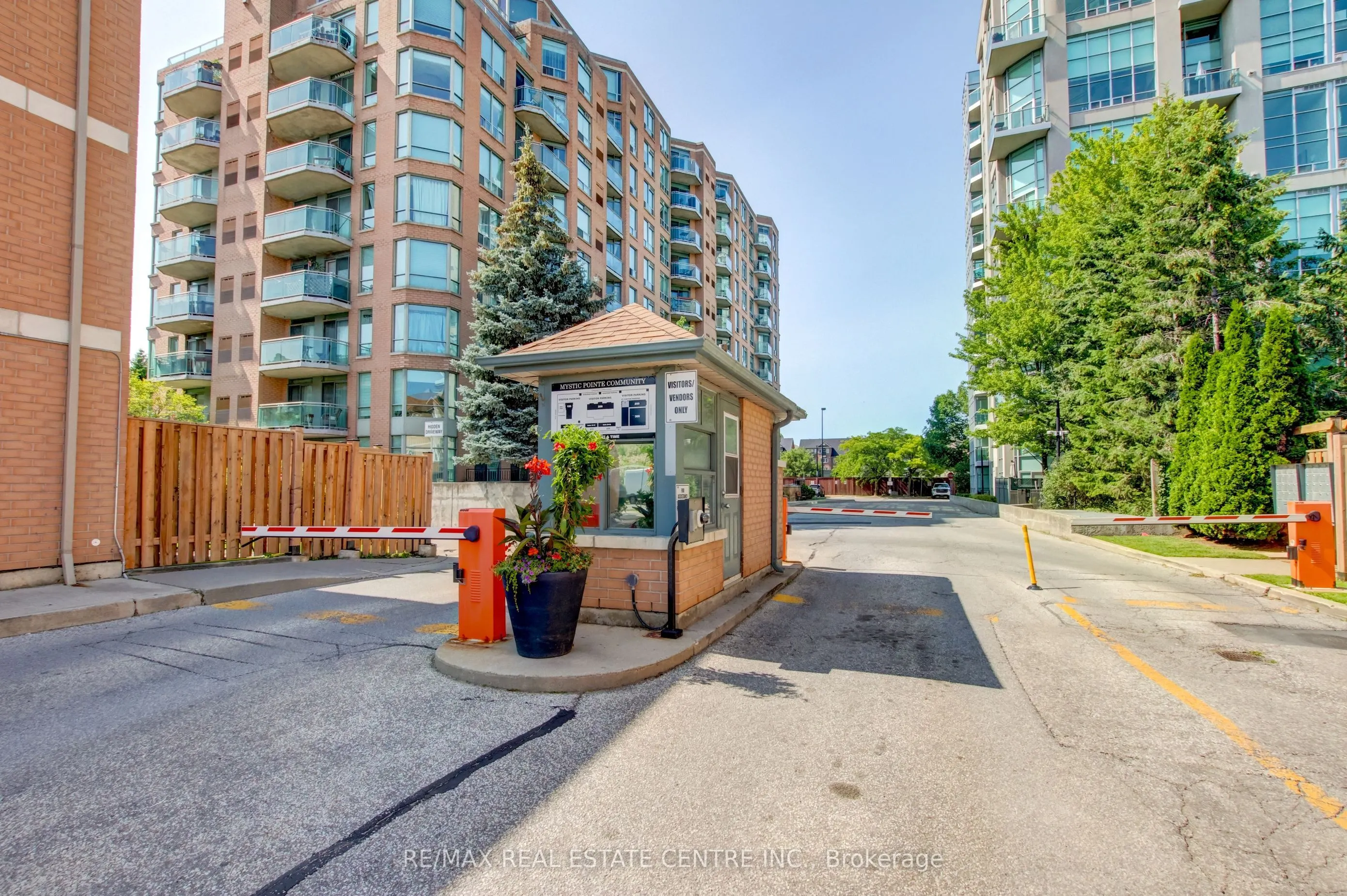 190 Manitoba Street #706
