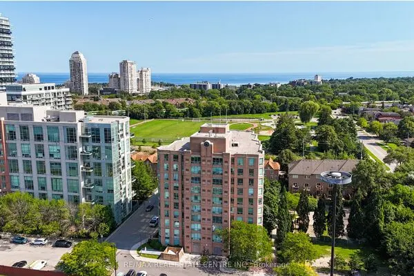 190 Manitoba Street #706