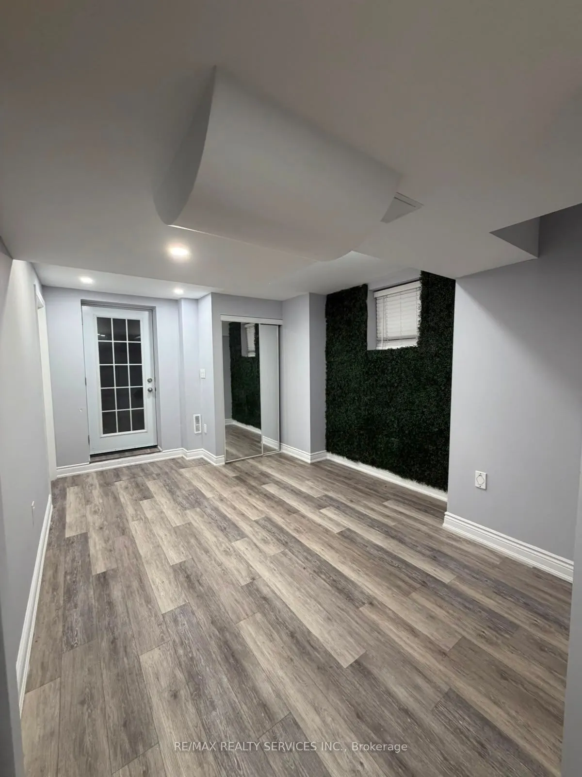 2 Tonalite Road #Lower
