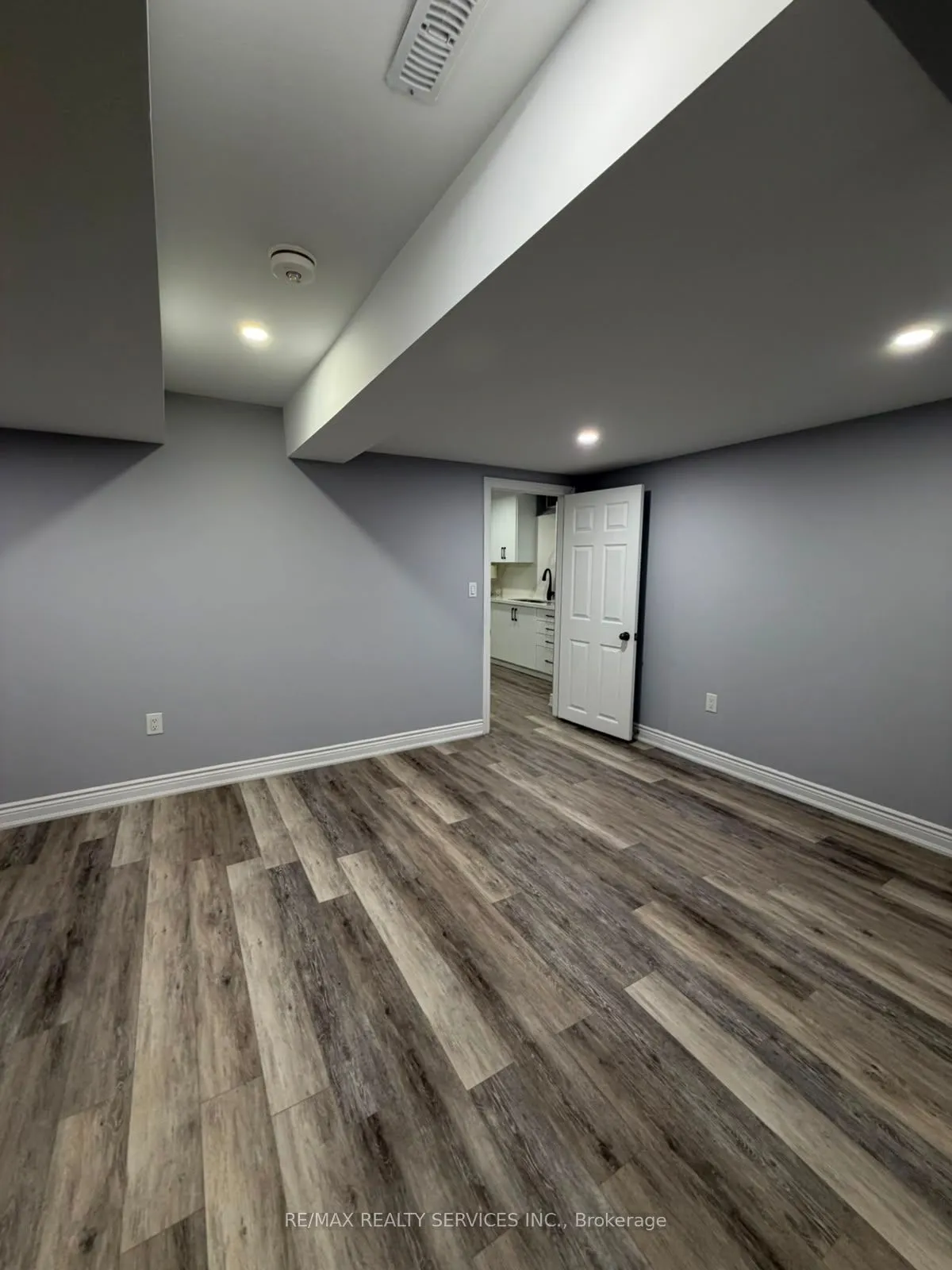 2 Tonalite Road #Lower