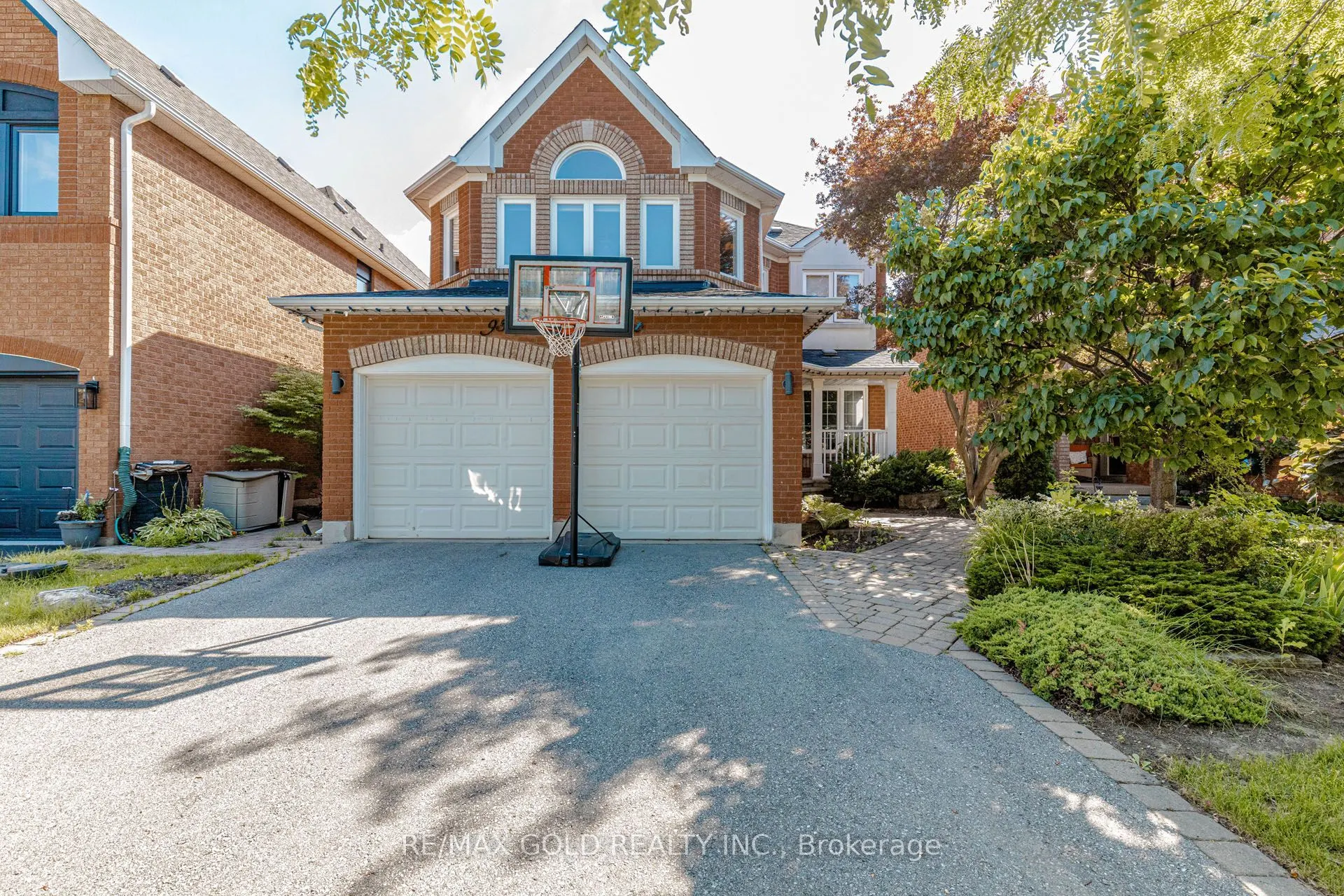 93 Lauchlin Crescent