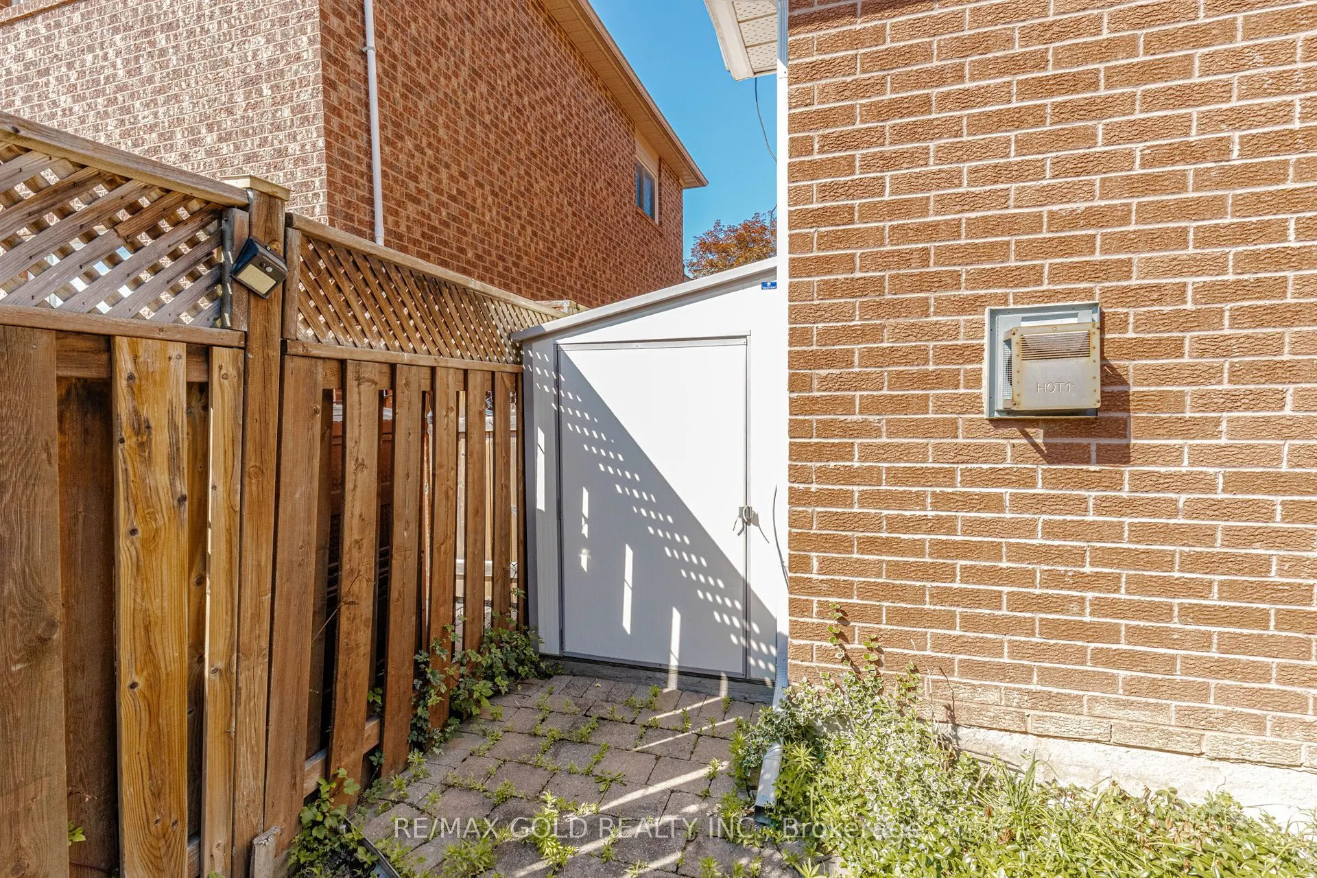 93 Lauchlin Crescent