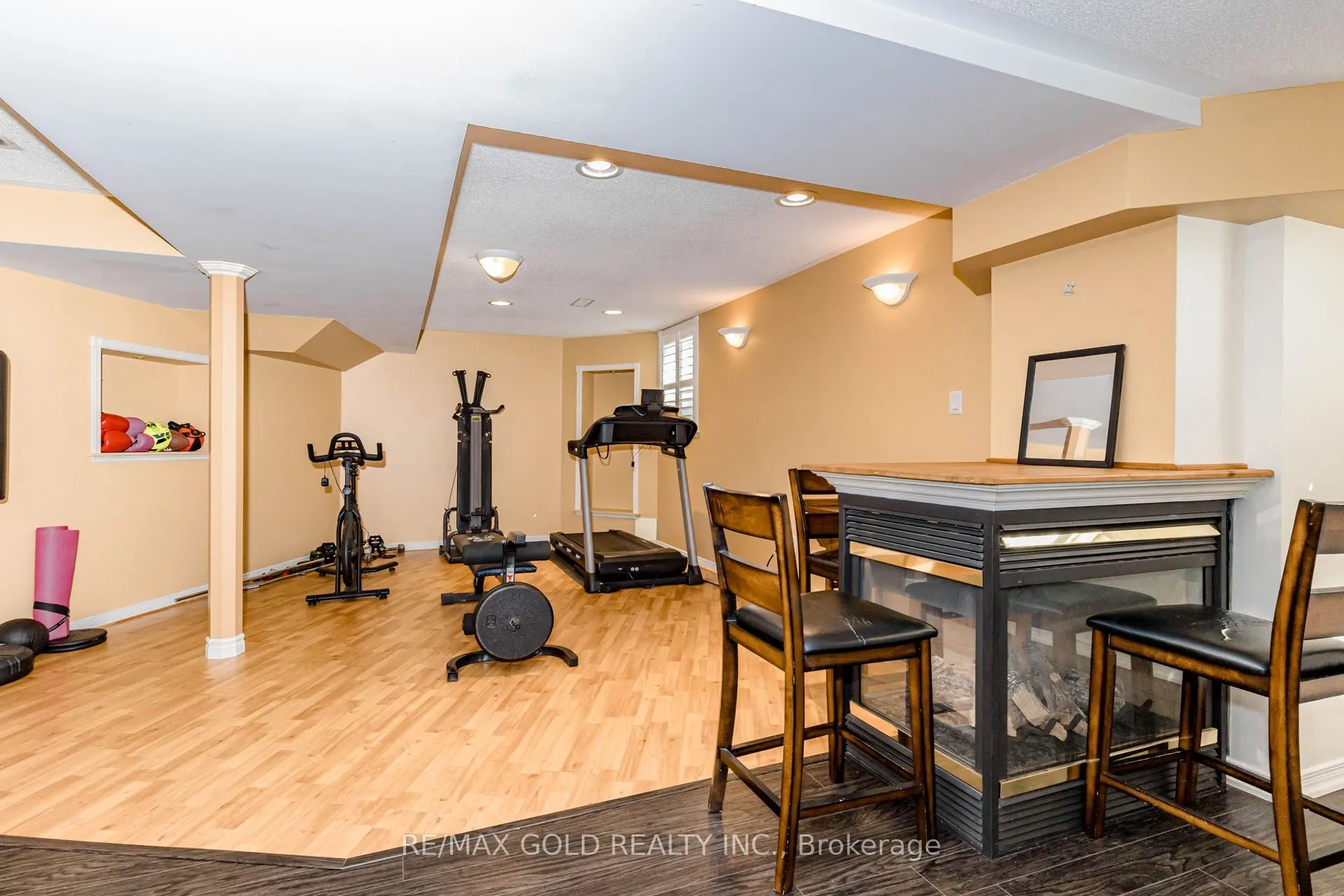 93 Lauchlin Crescent