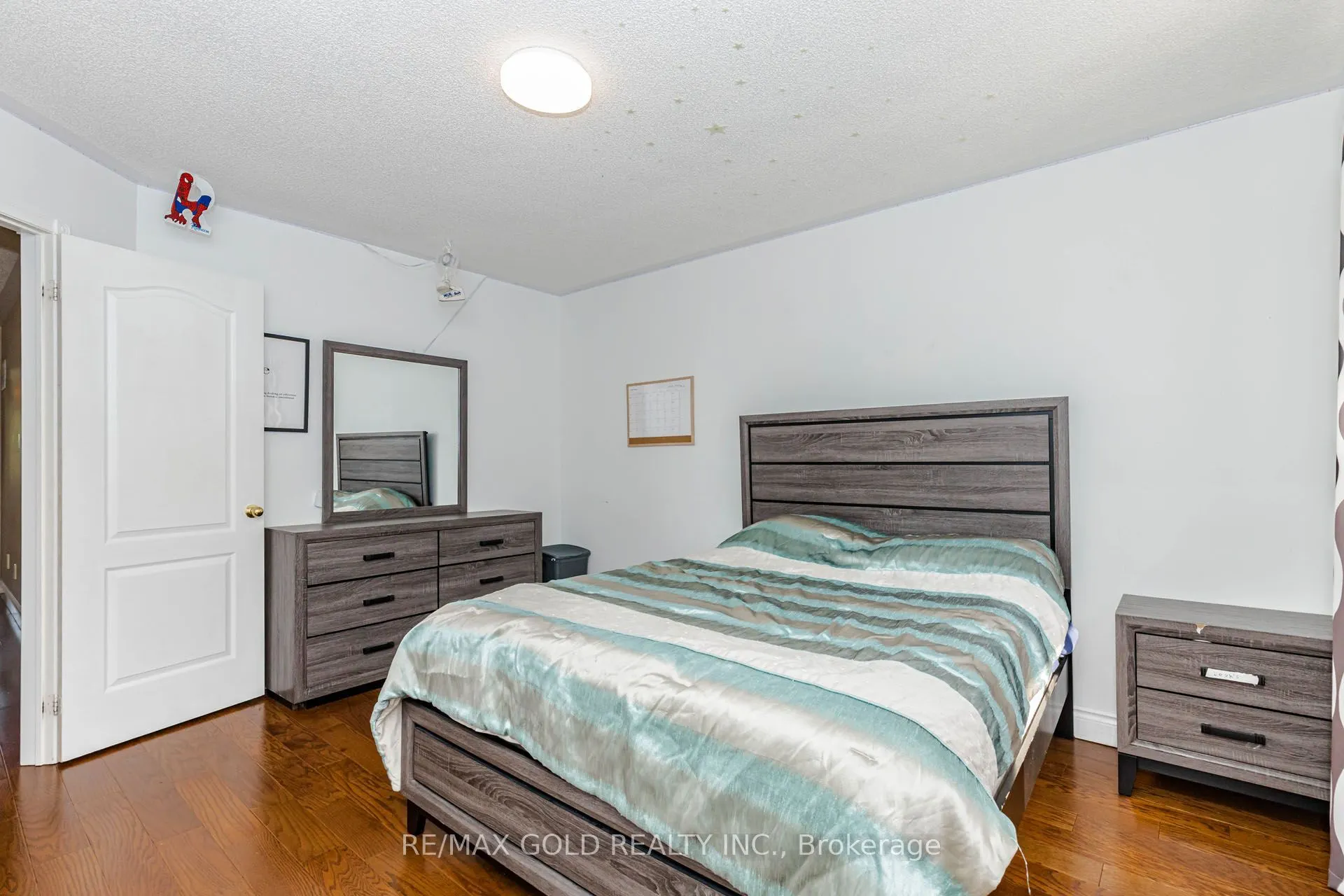 93 Lauchlin Crescent