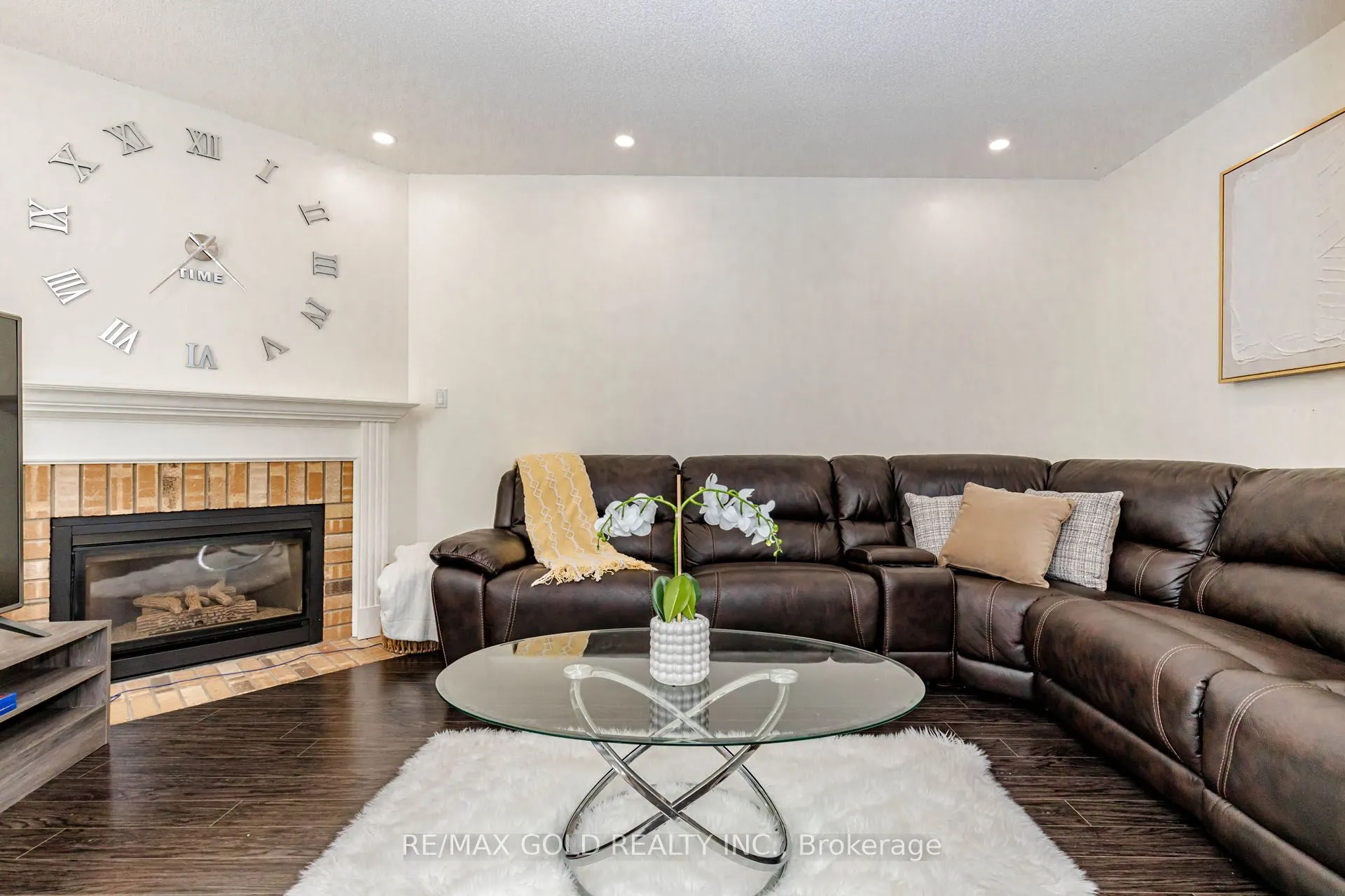 93 Lauchlin Crescent