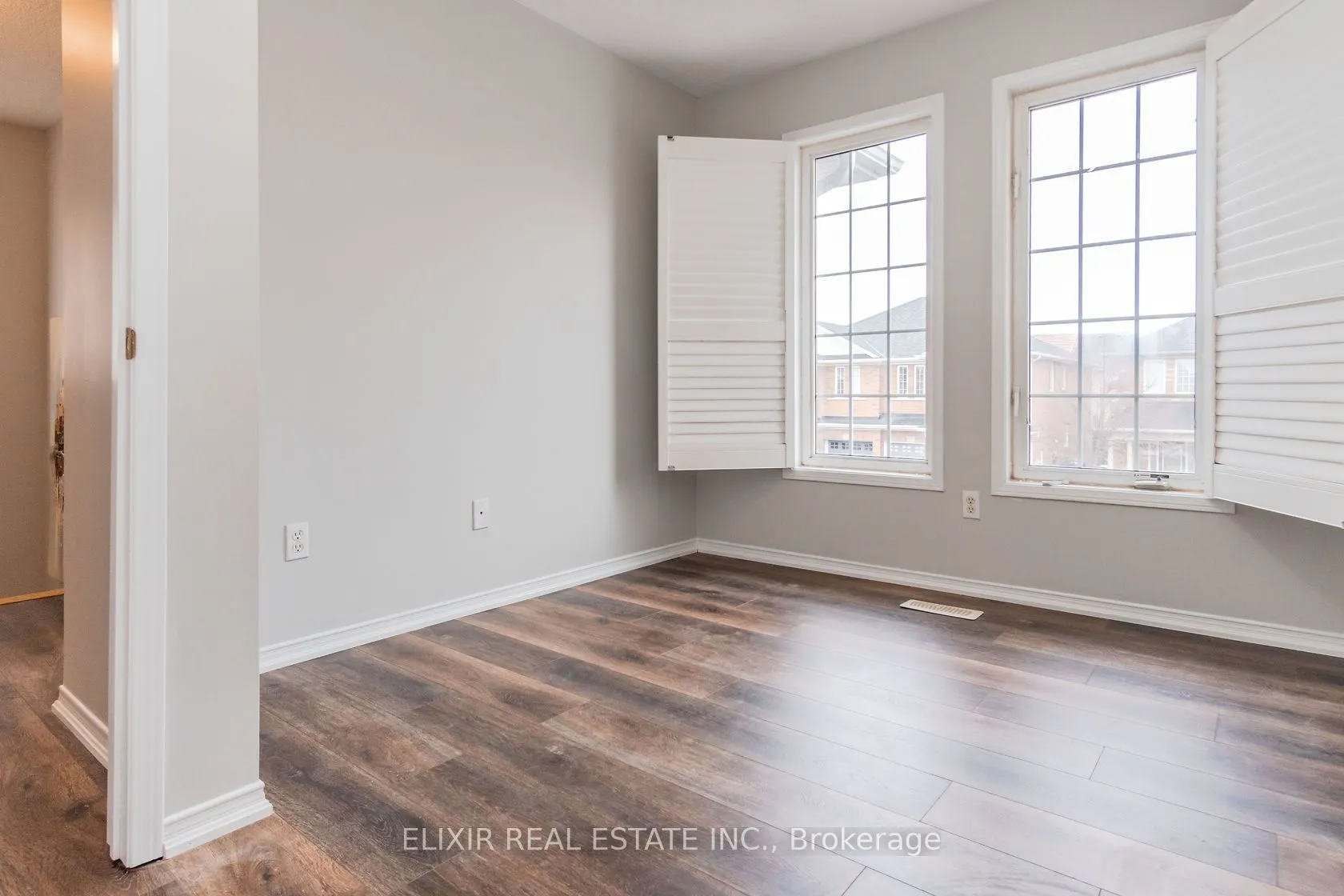 32 Trumpet Valley Boulevard
