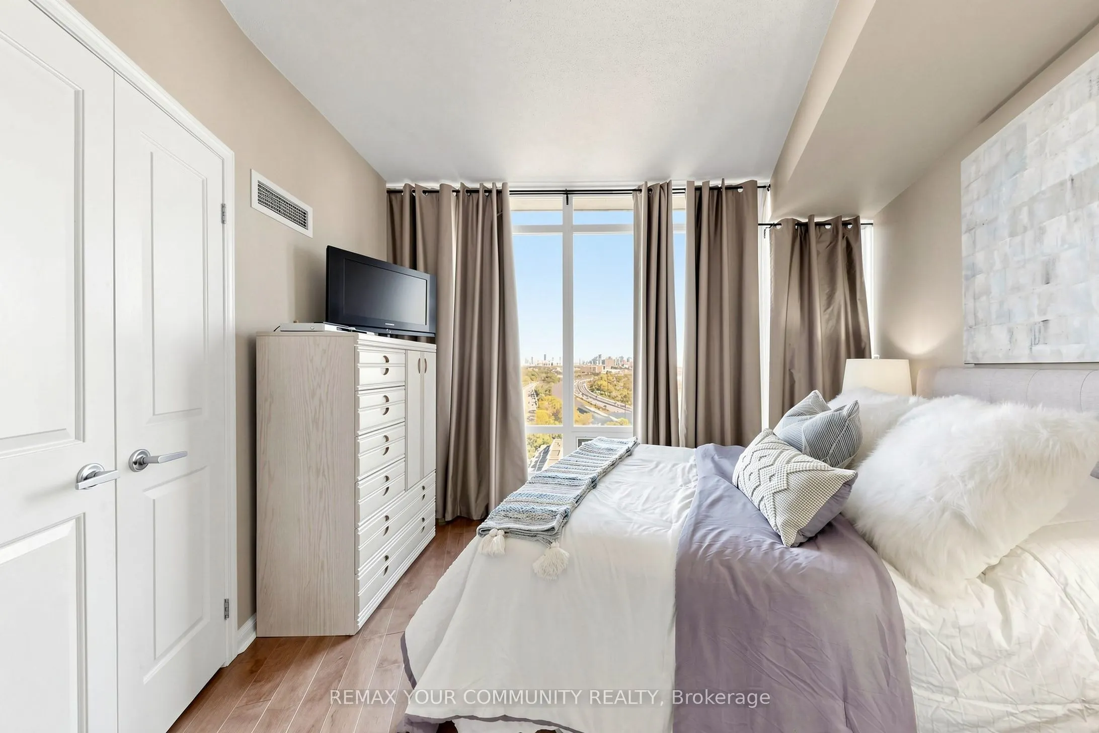 15 Windermere Avenue #1506