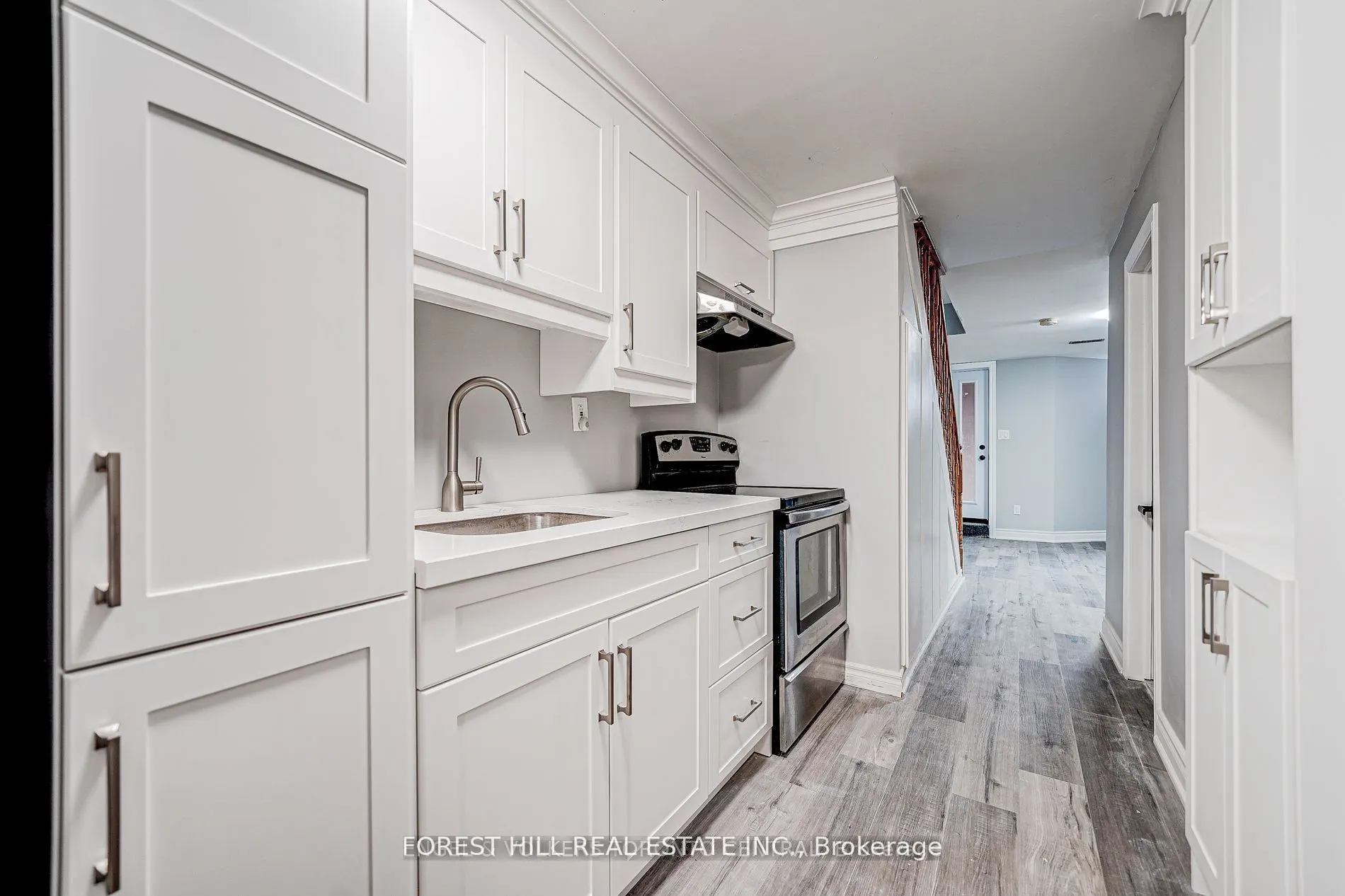 39A Lippincott Street E #Lower
