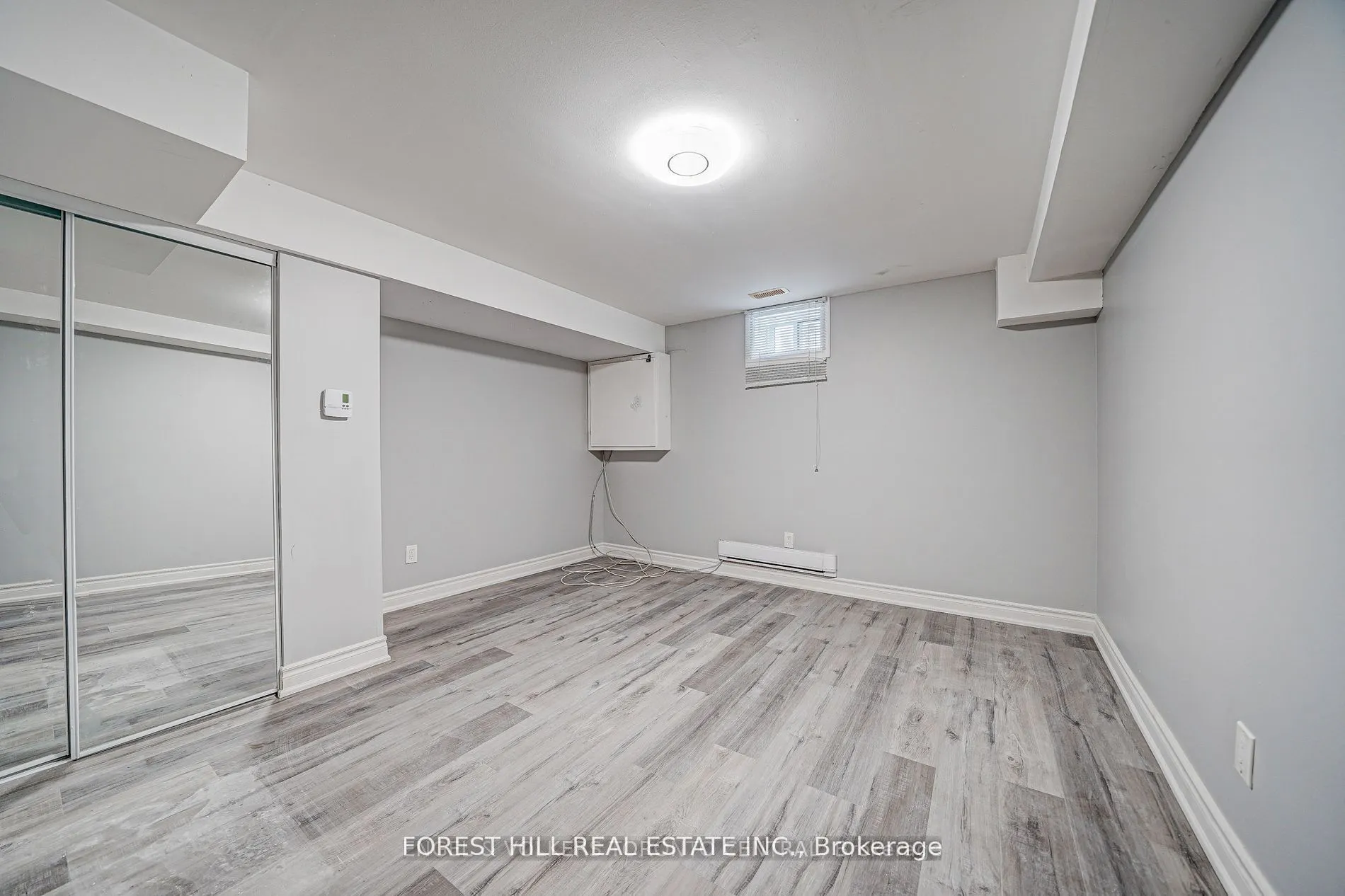 39A Lippincott Street E #Lower