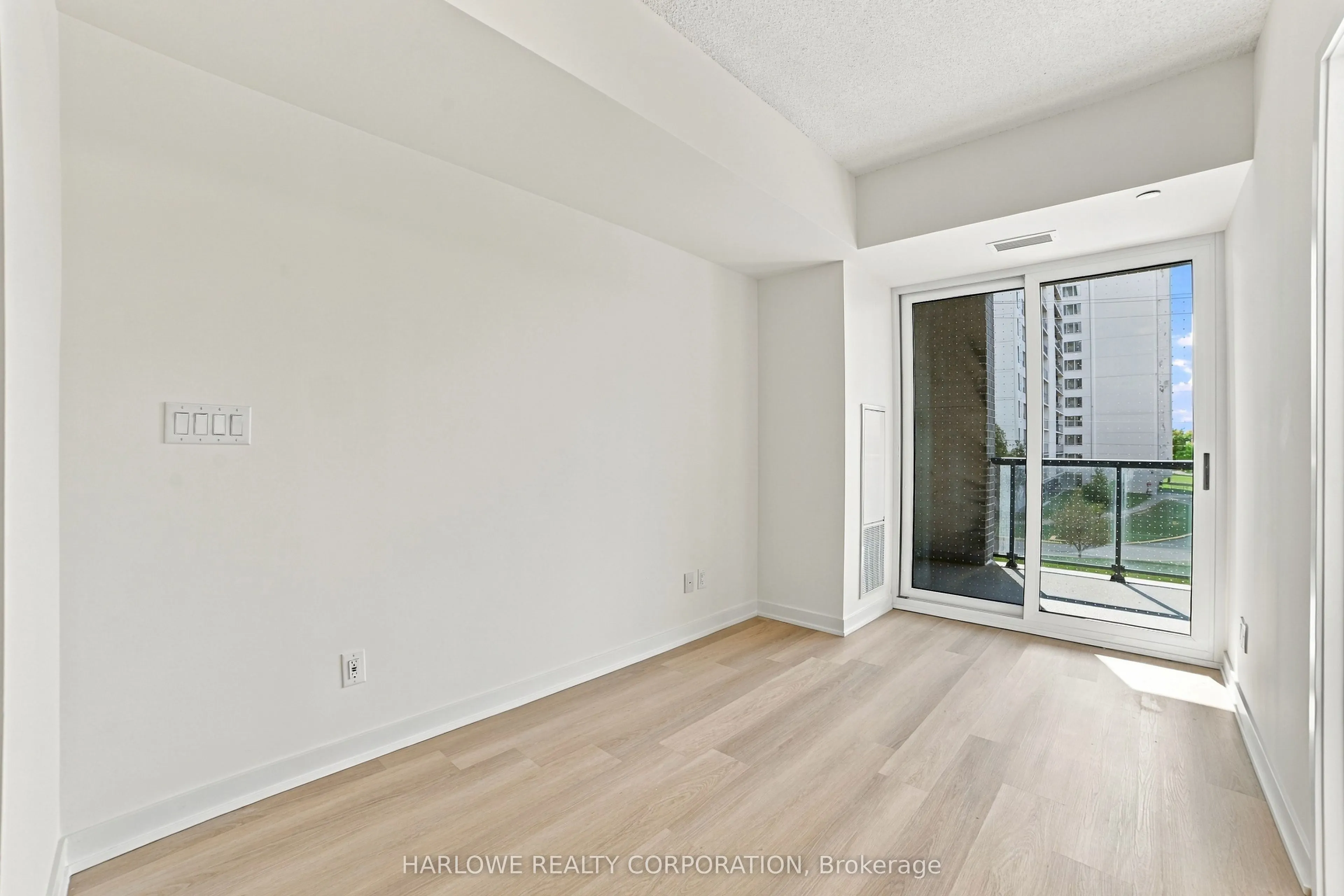 2825 Jane Street #206