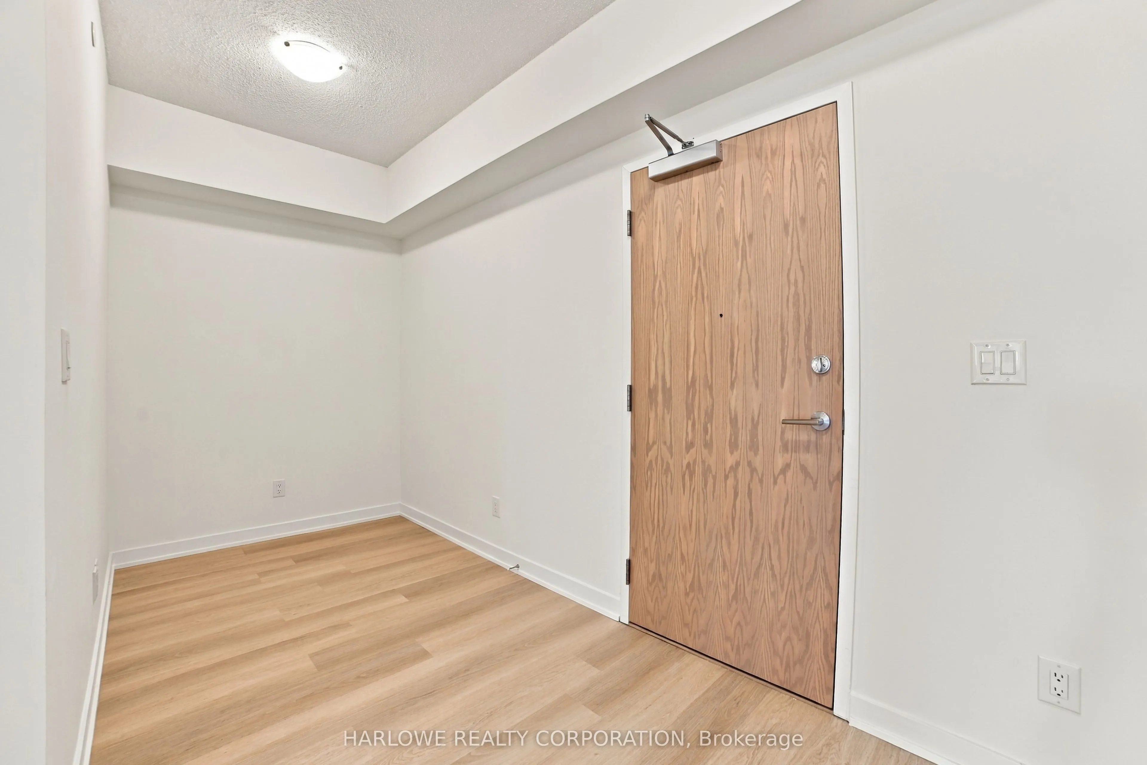2825 Jane Street #206