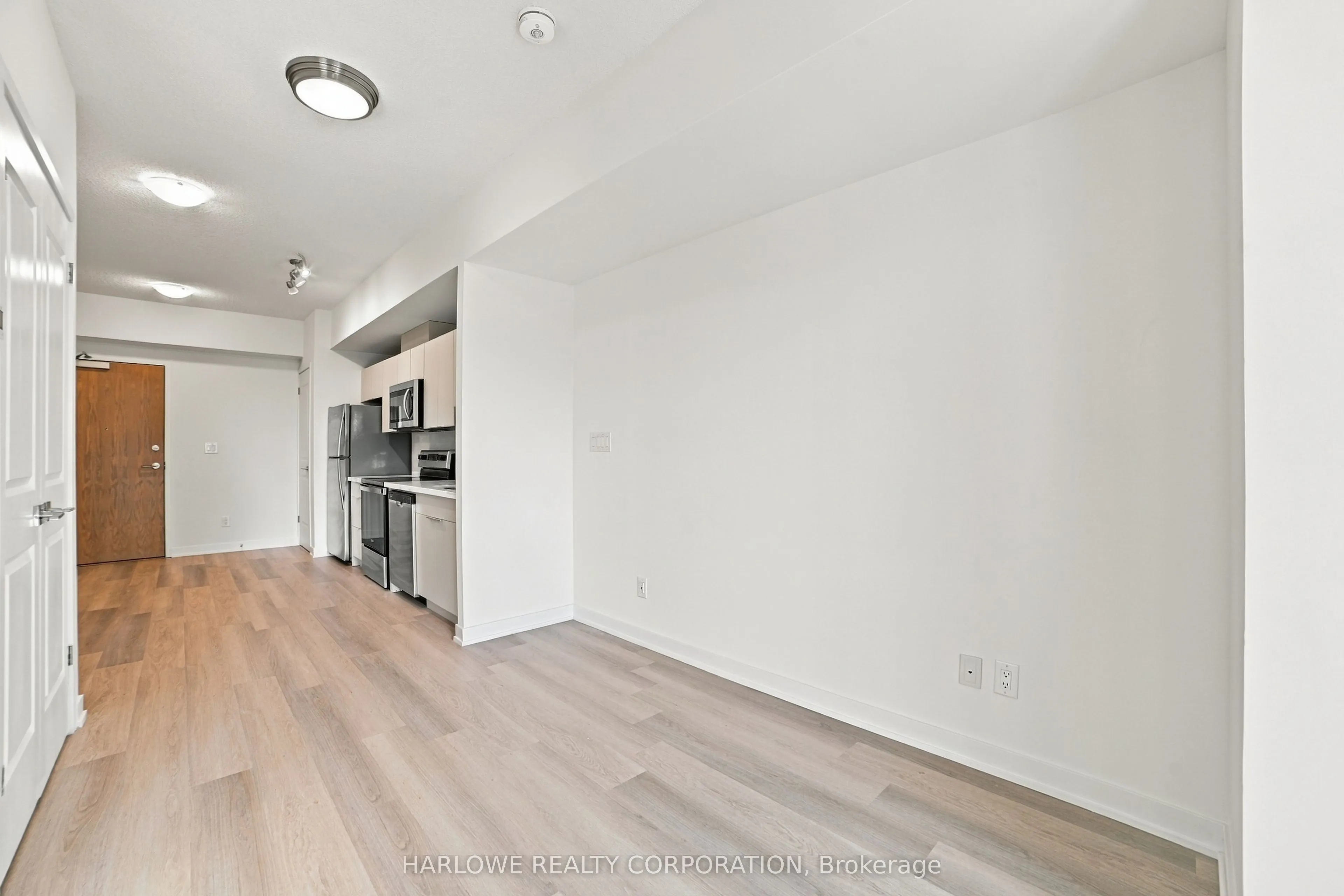 2825 Jane Street #206
