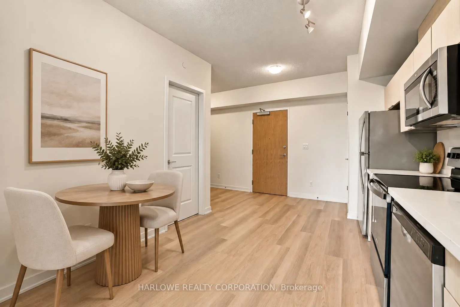 2825 Jane Street #206
