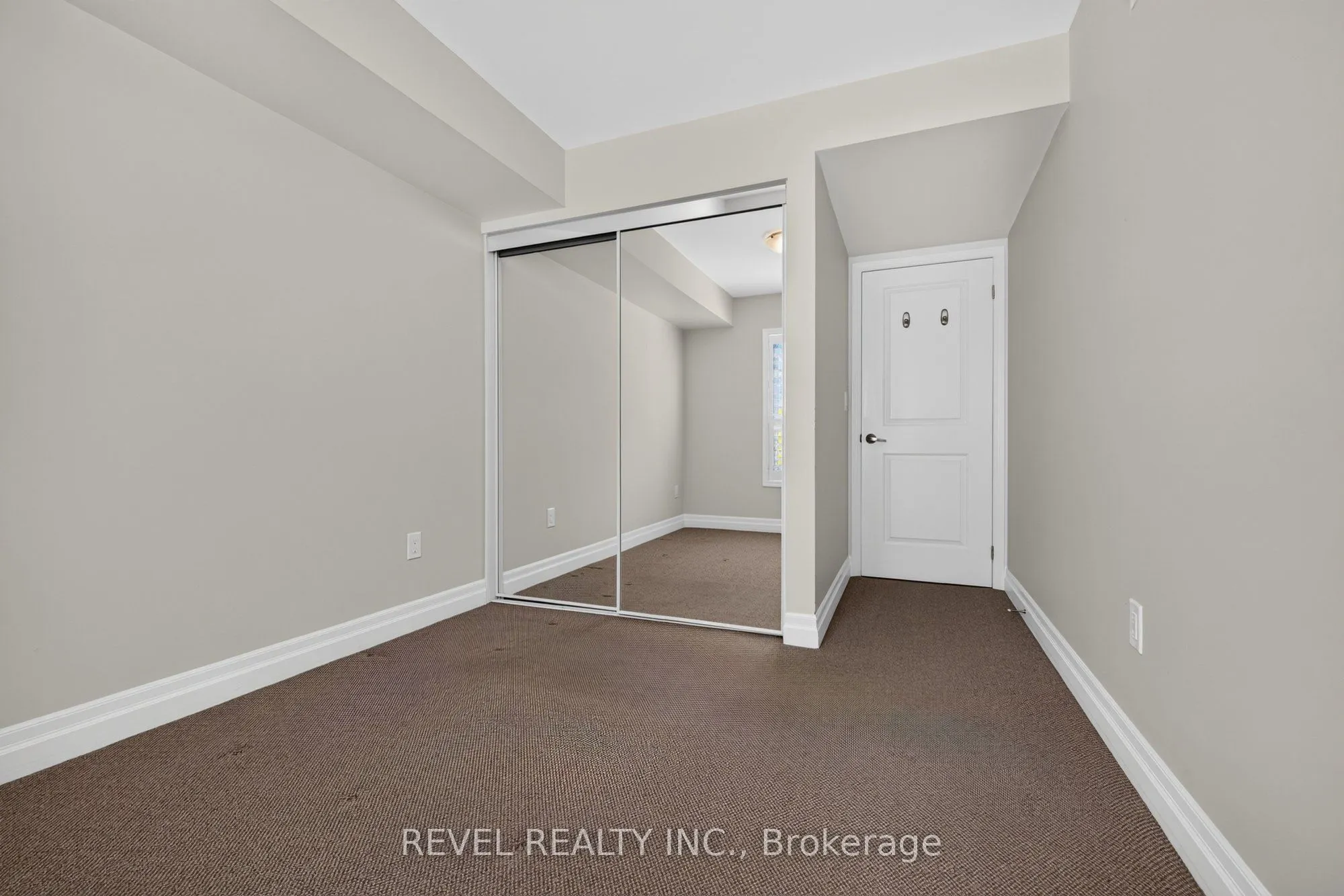 1045 Nadalin Heights #209