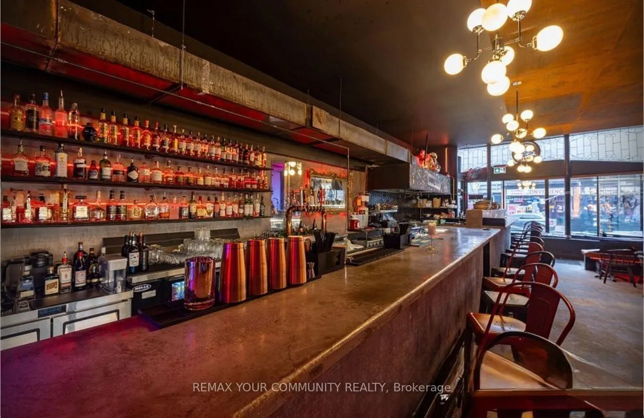 928 Bloor Street W