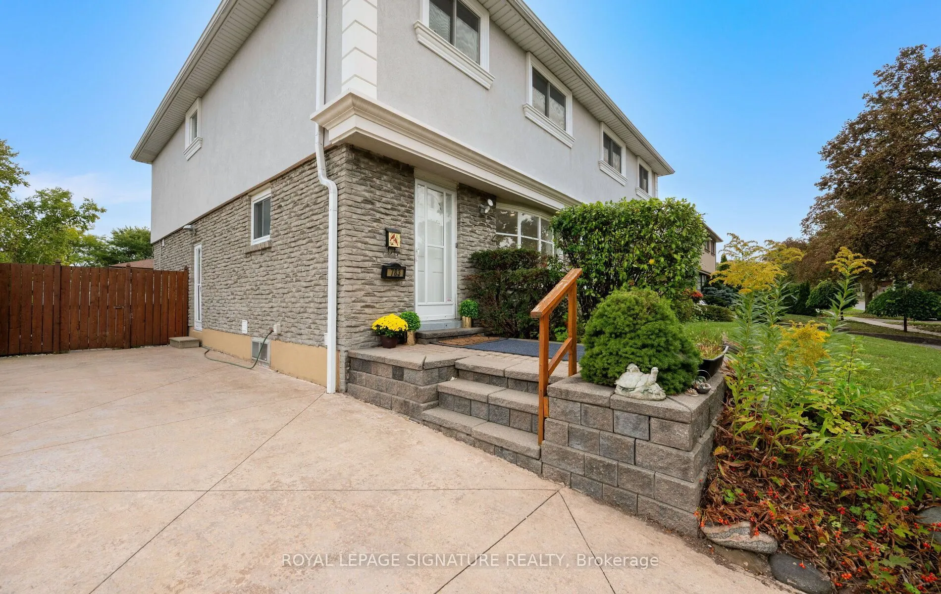 783 Dodsworth Crescent