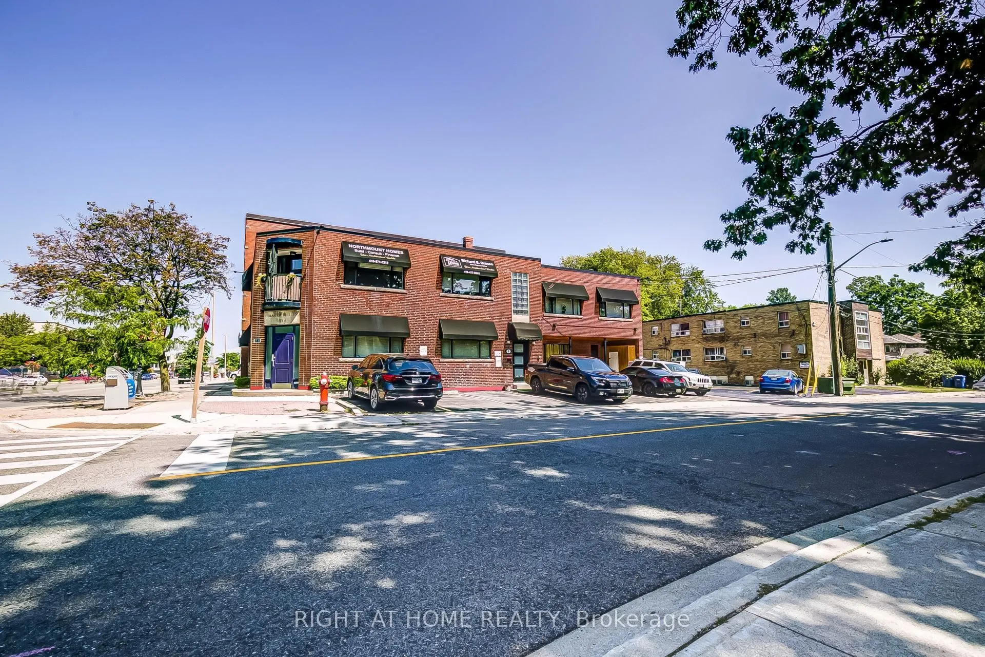 181 Lakeshore Road E