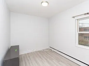 181 Lakeshore Road E
