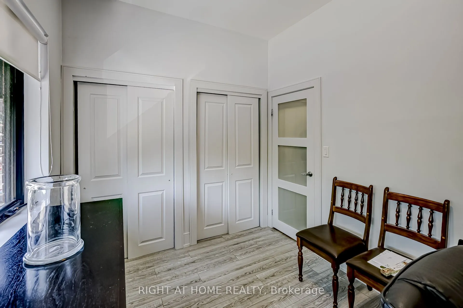 181 Lakeshore Road E