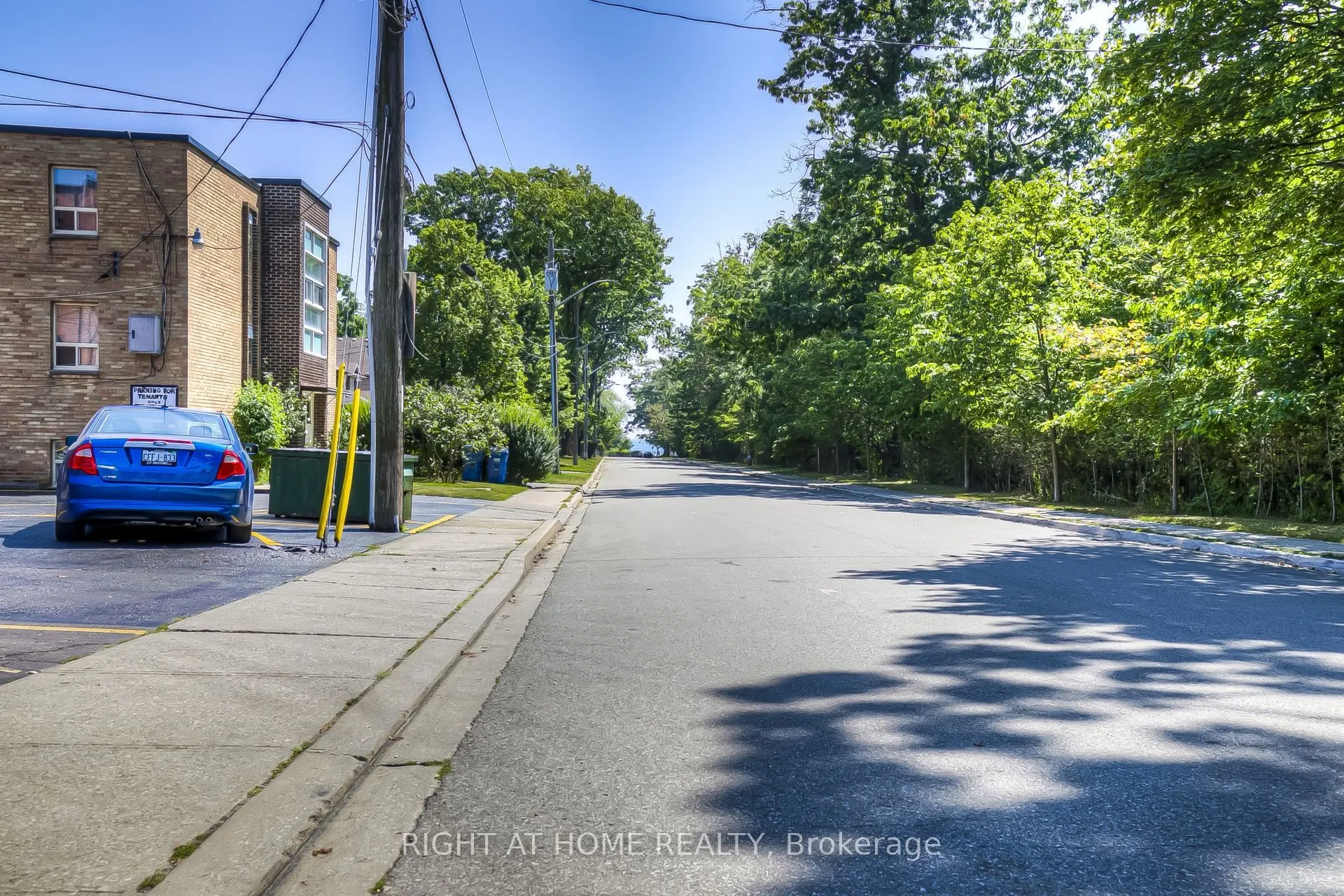 181 Lakeshore Road E