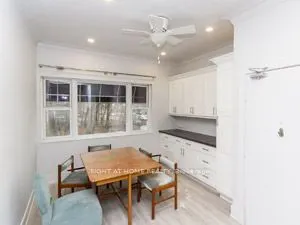 181 Lakeshore Road E