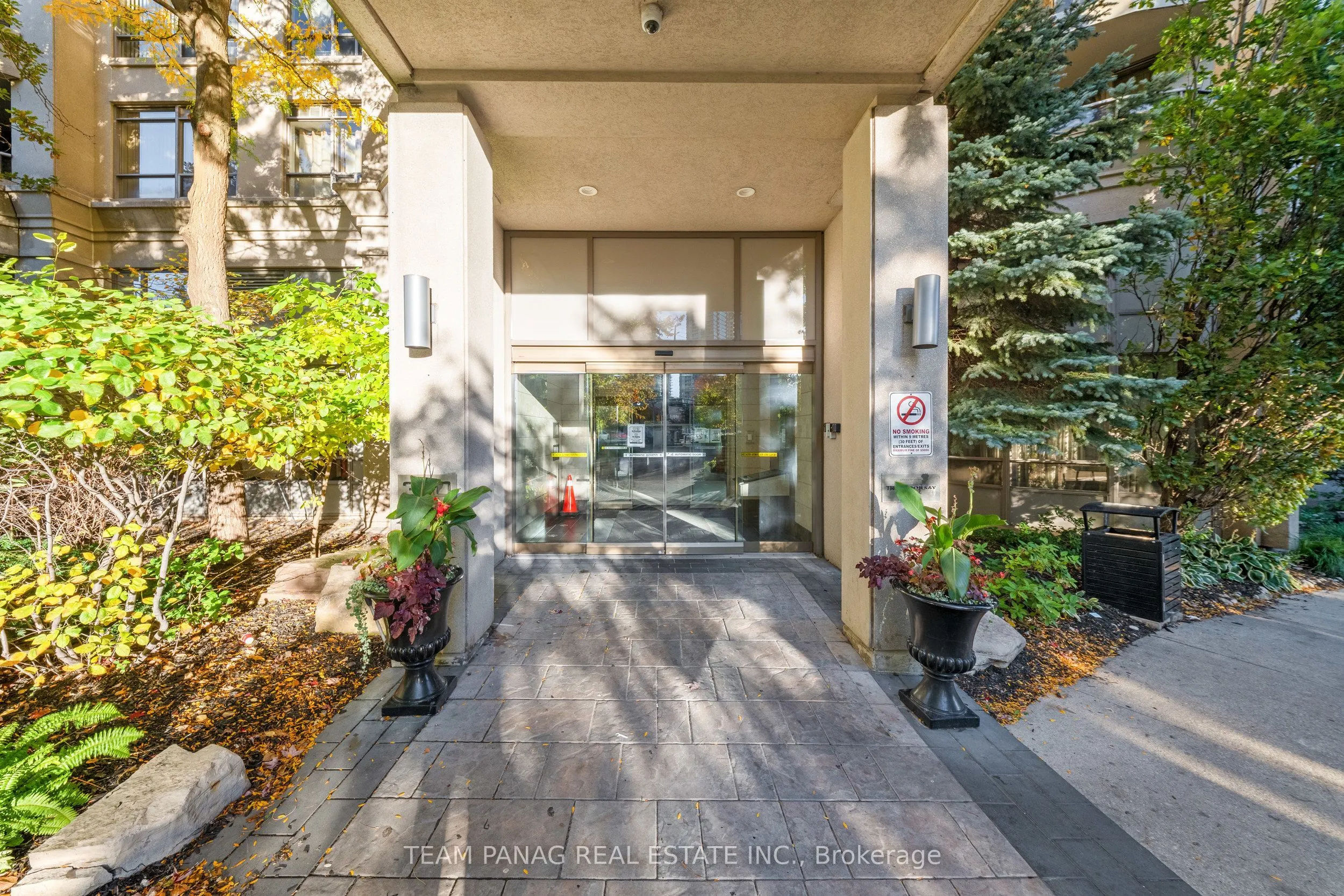 310 Burnhamthorpe Road W #401