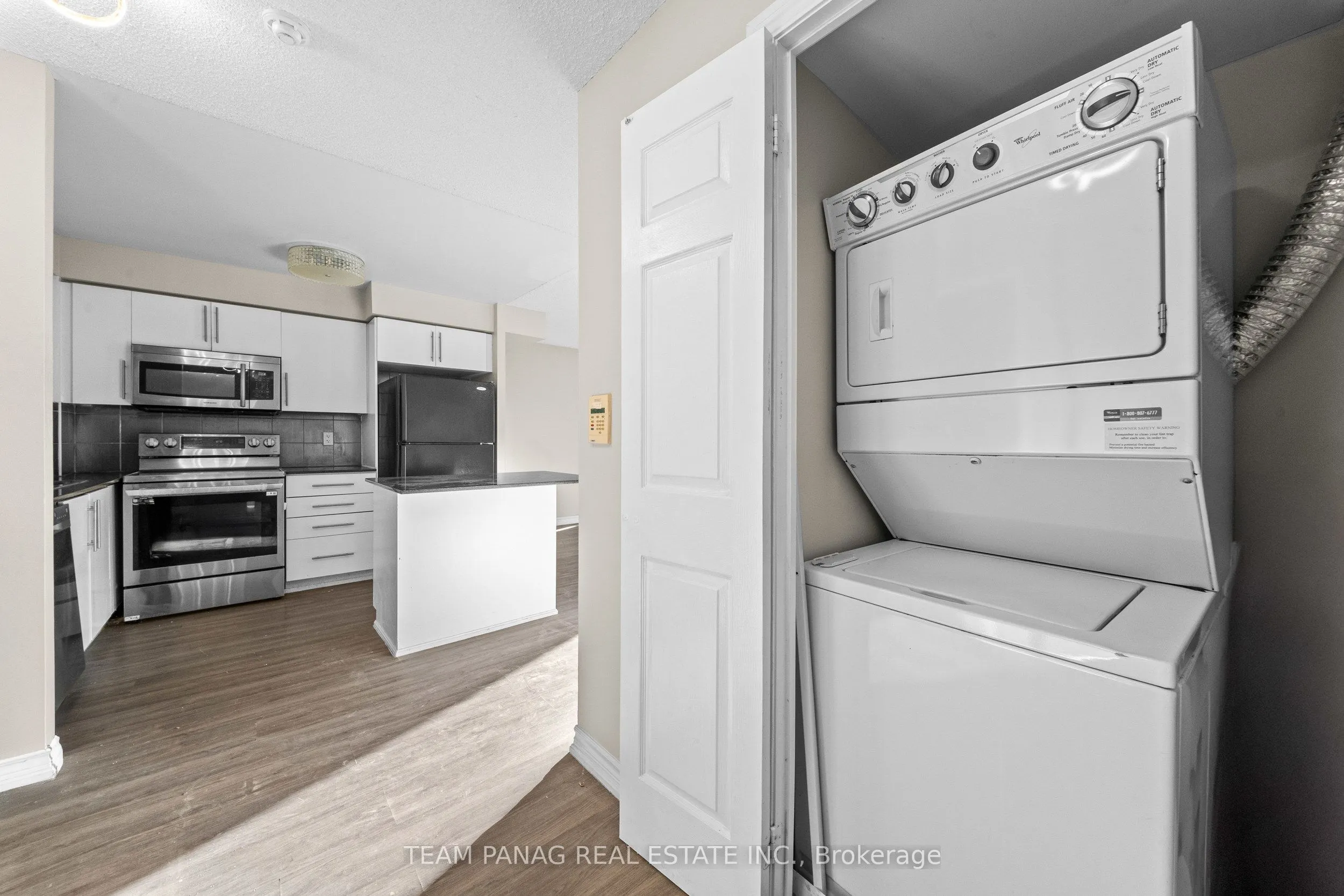 310 Burnhamthorpe Road W #401