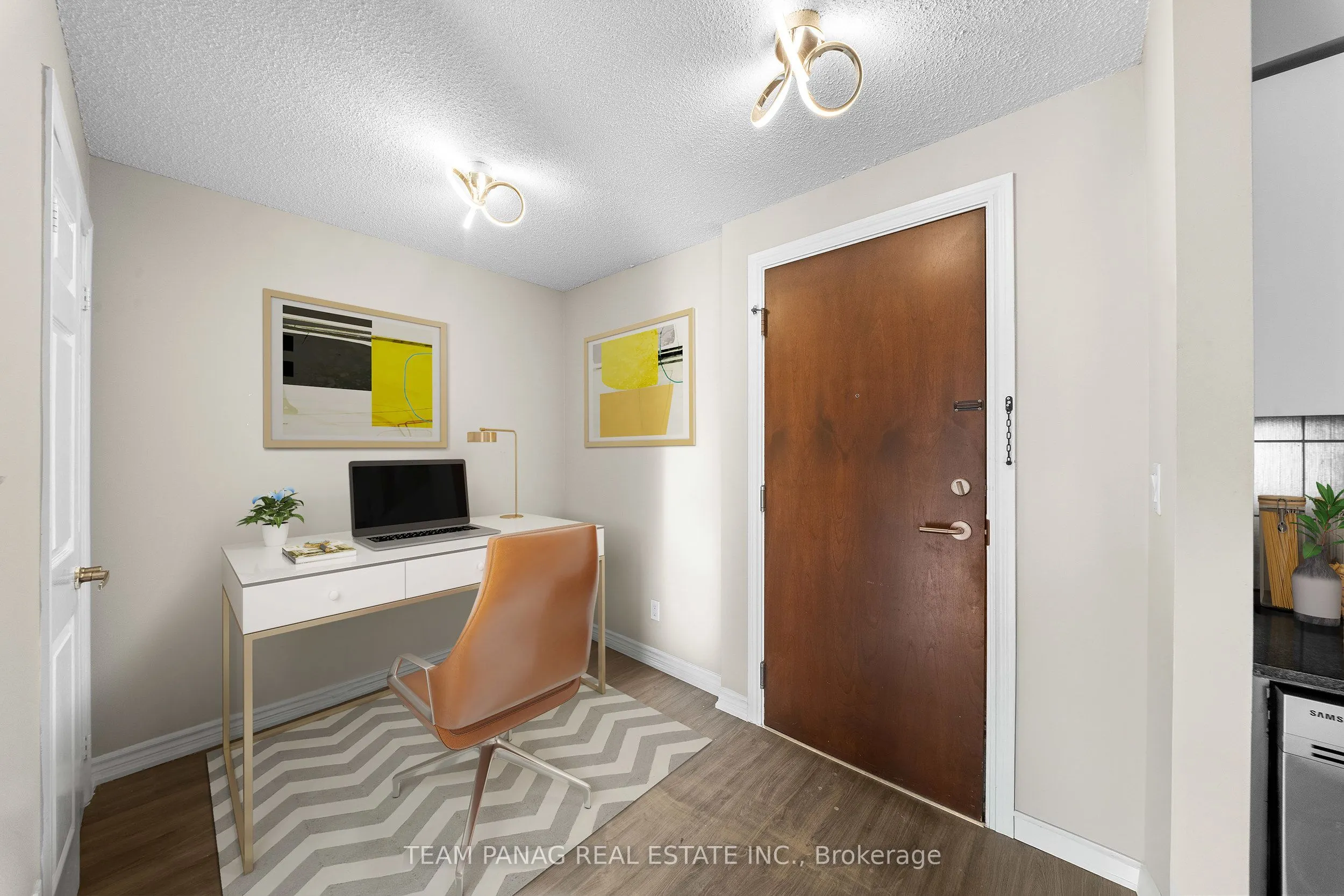 310 Burnhamthorpe Road W #401