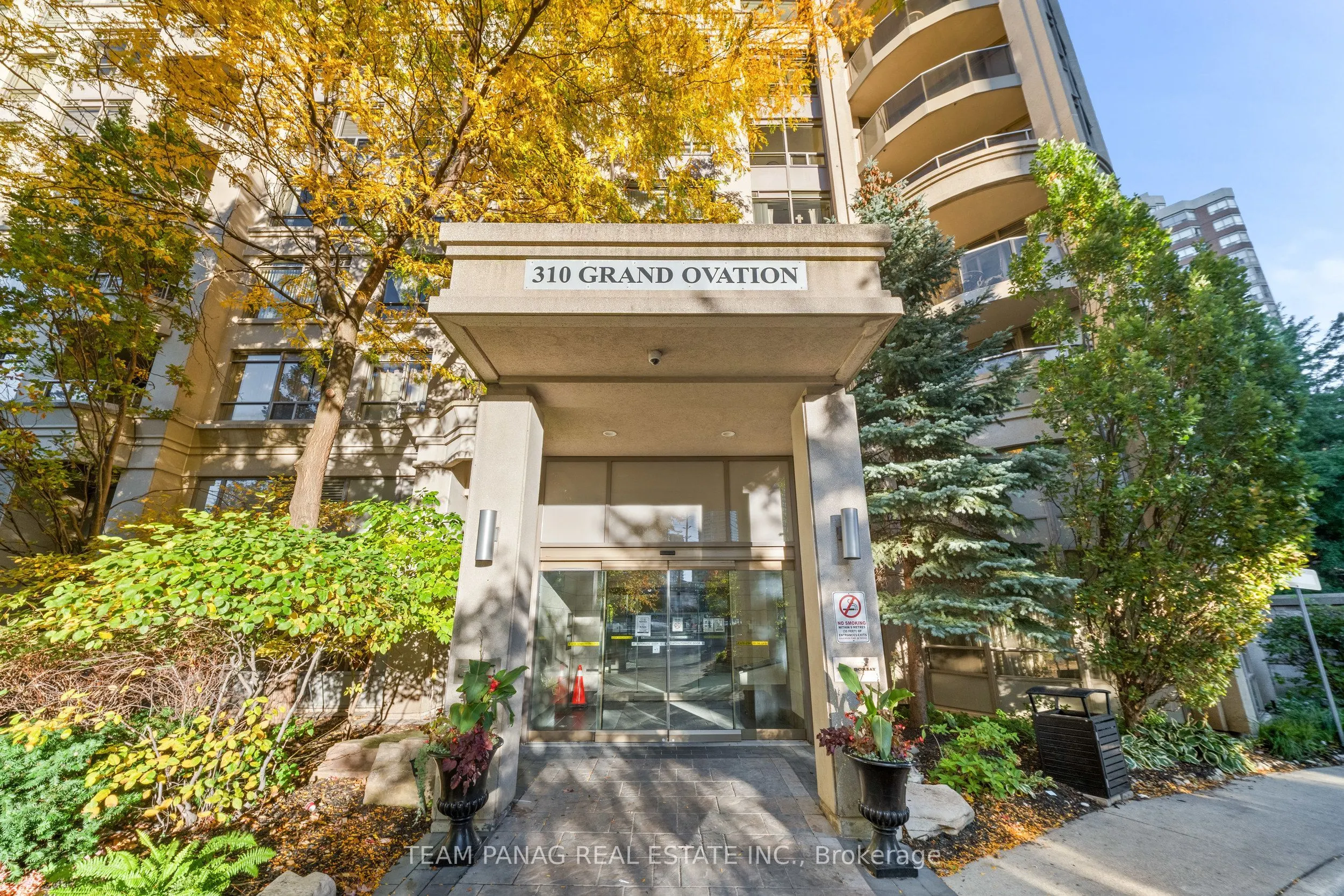 310 Burnhamthorpe Road W #401