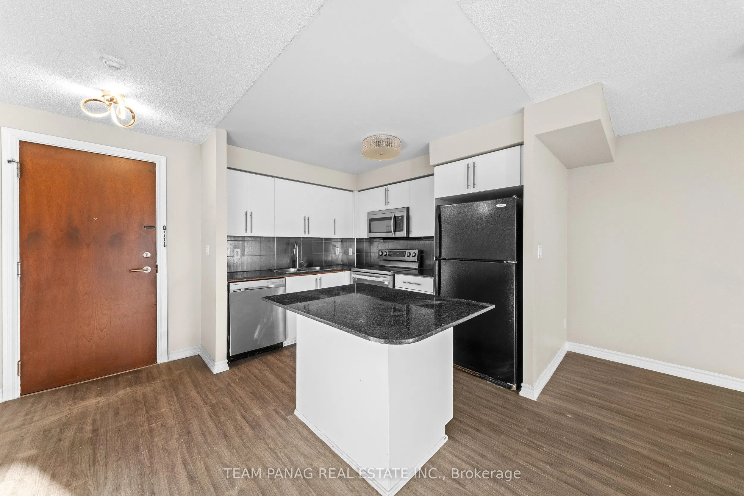 310 Burnhamthorpe Road W #401