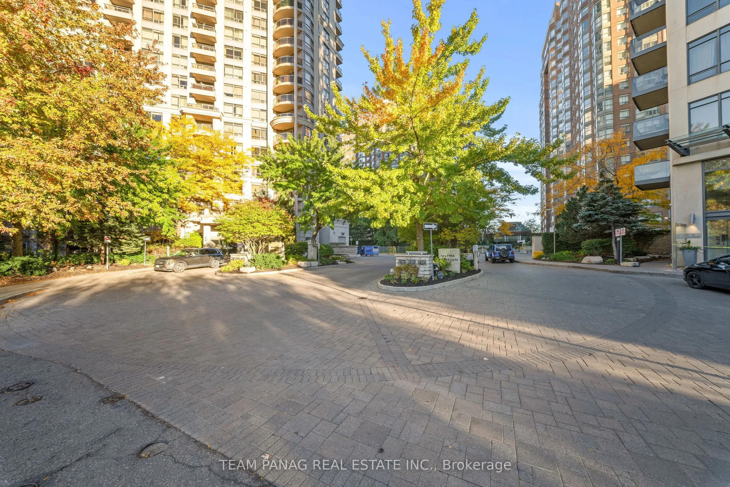 310 Burnhamthorpe Road W #401