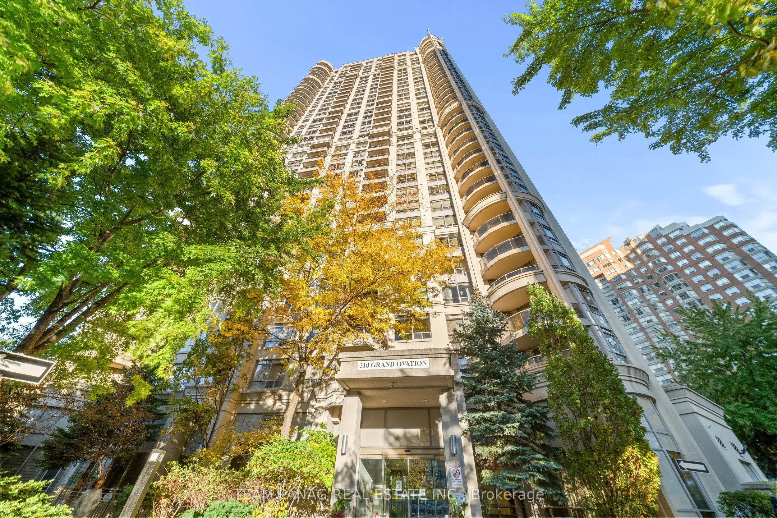 310 Burnhamthorpe Road W #401