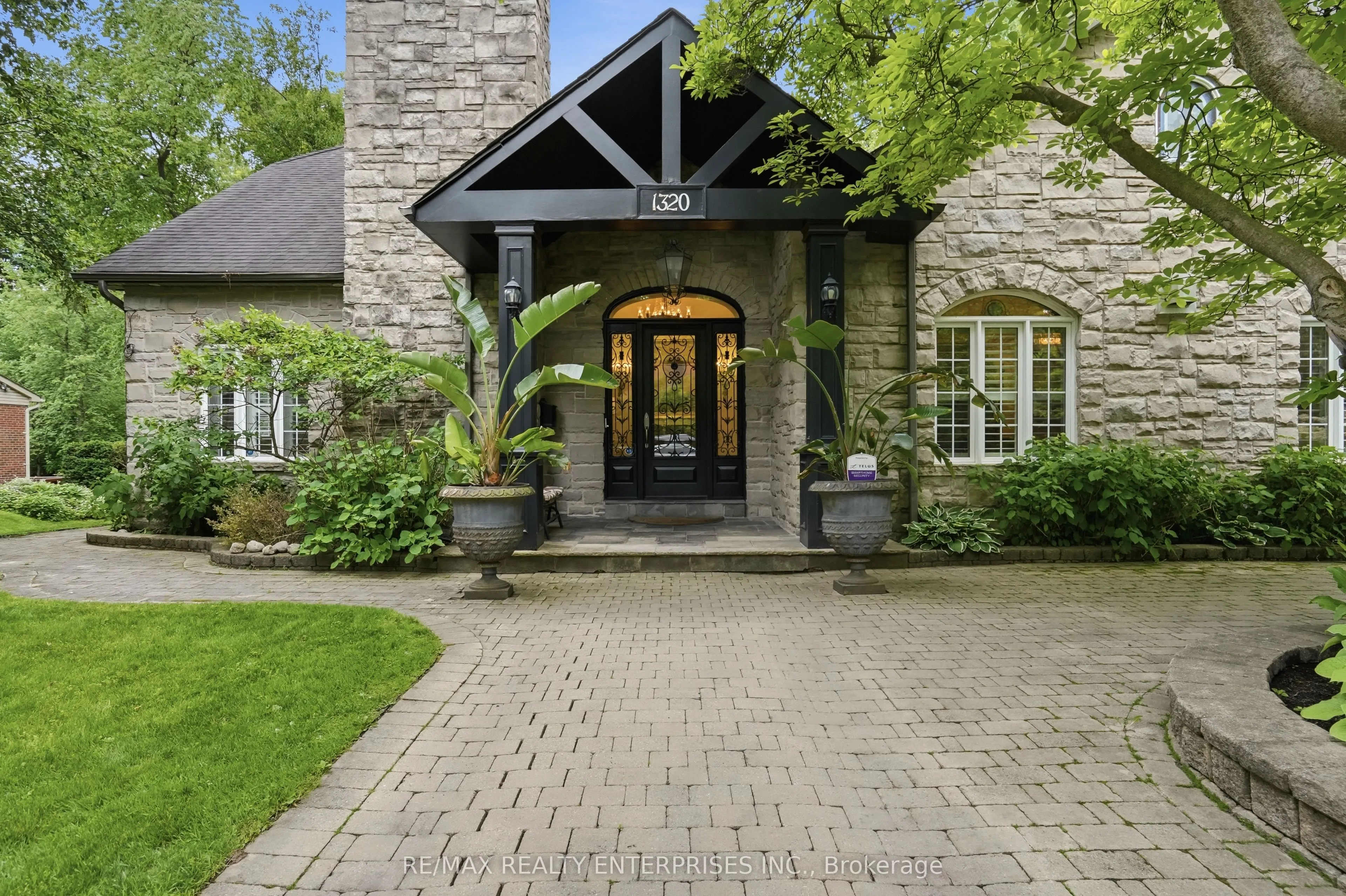 1320 Woodland Avenue