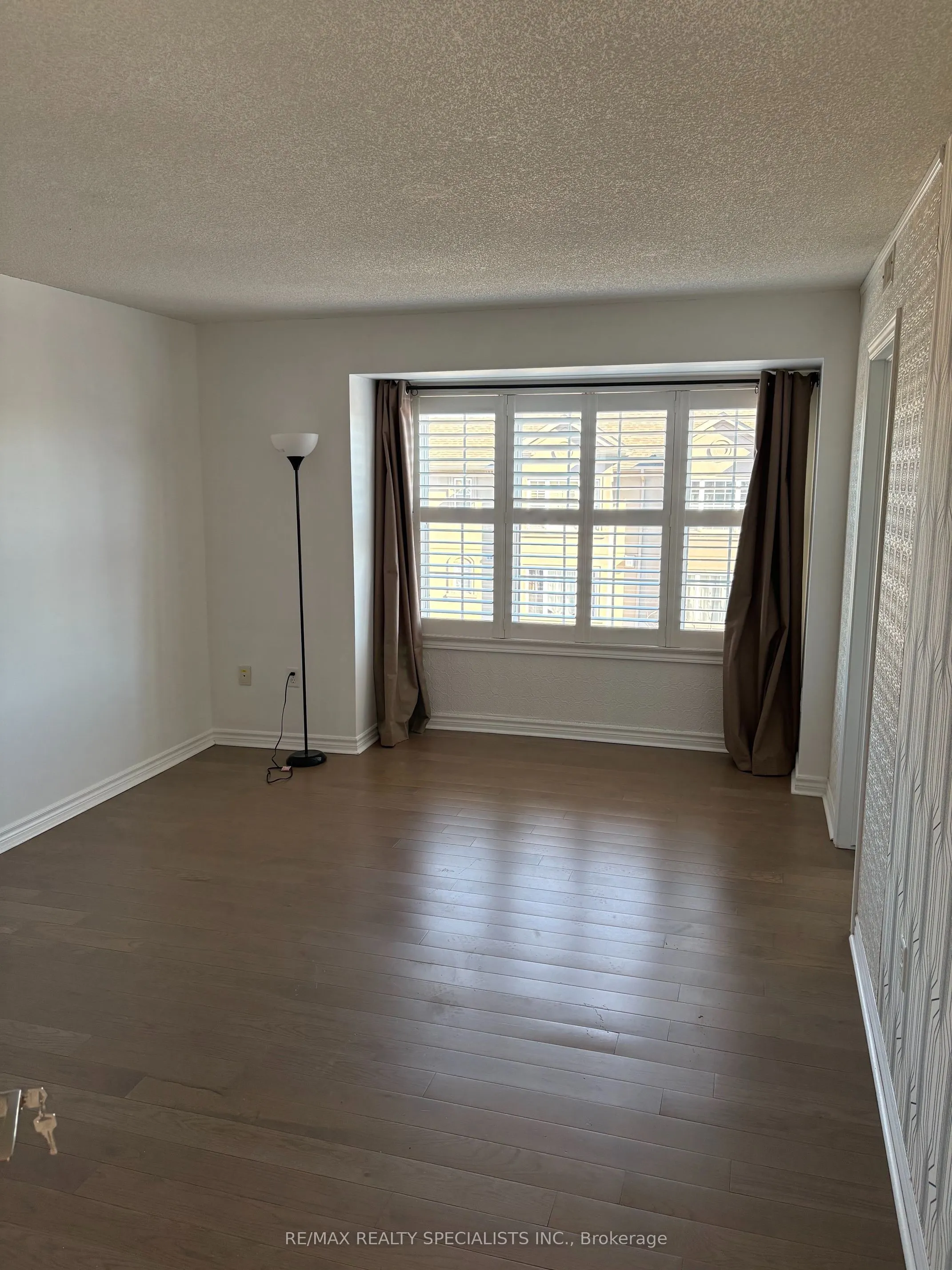 1340 Main Street E #402