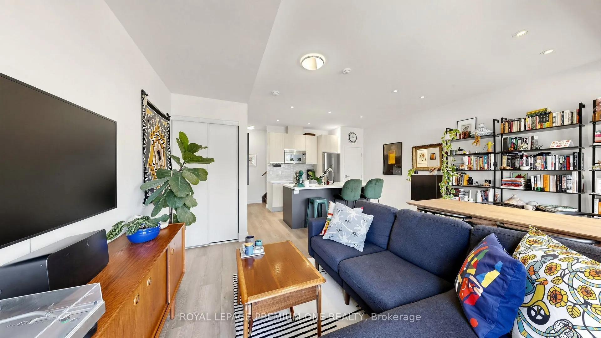 441 Jane Street #203