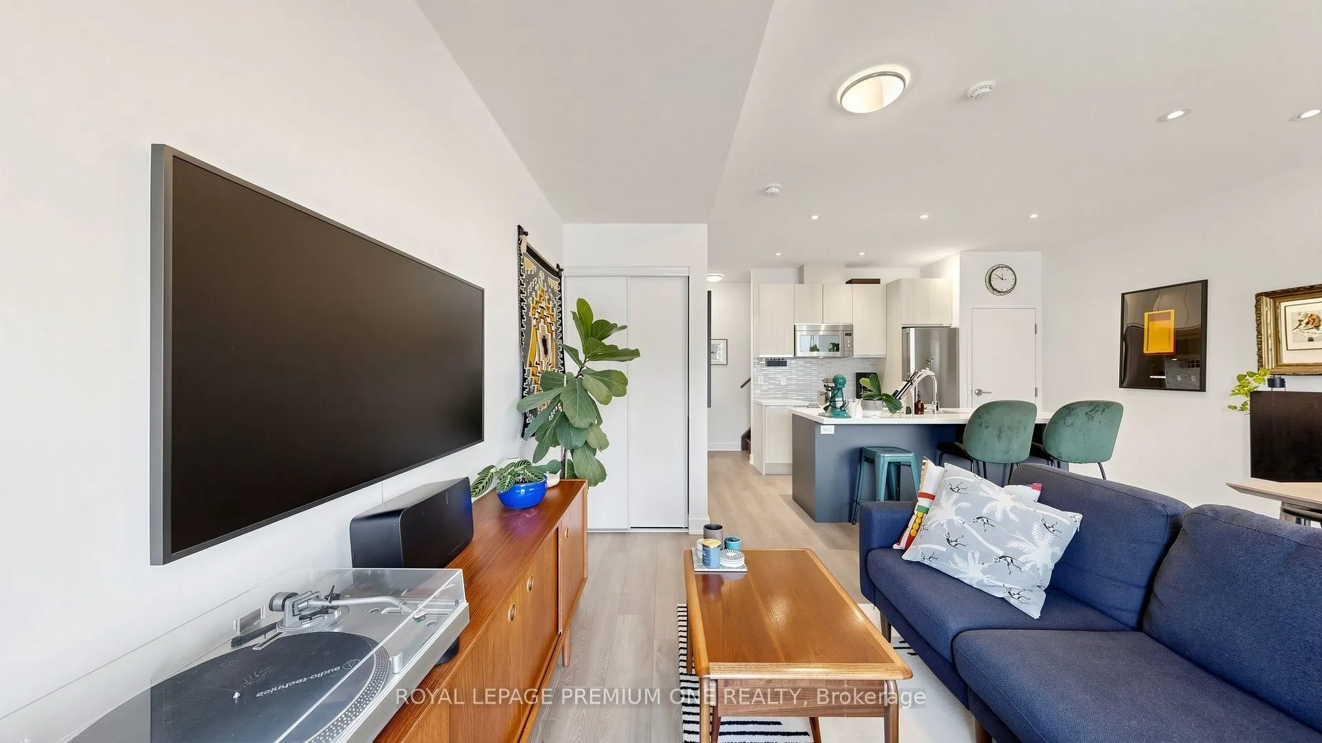 441 Jane Street #203