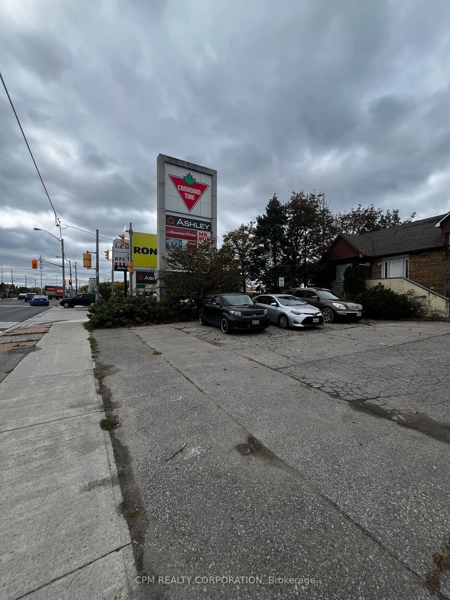 1600 The Queensway