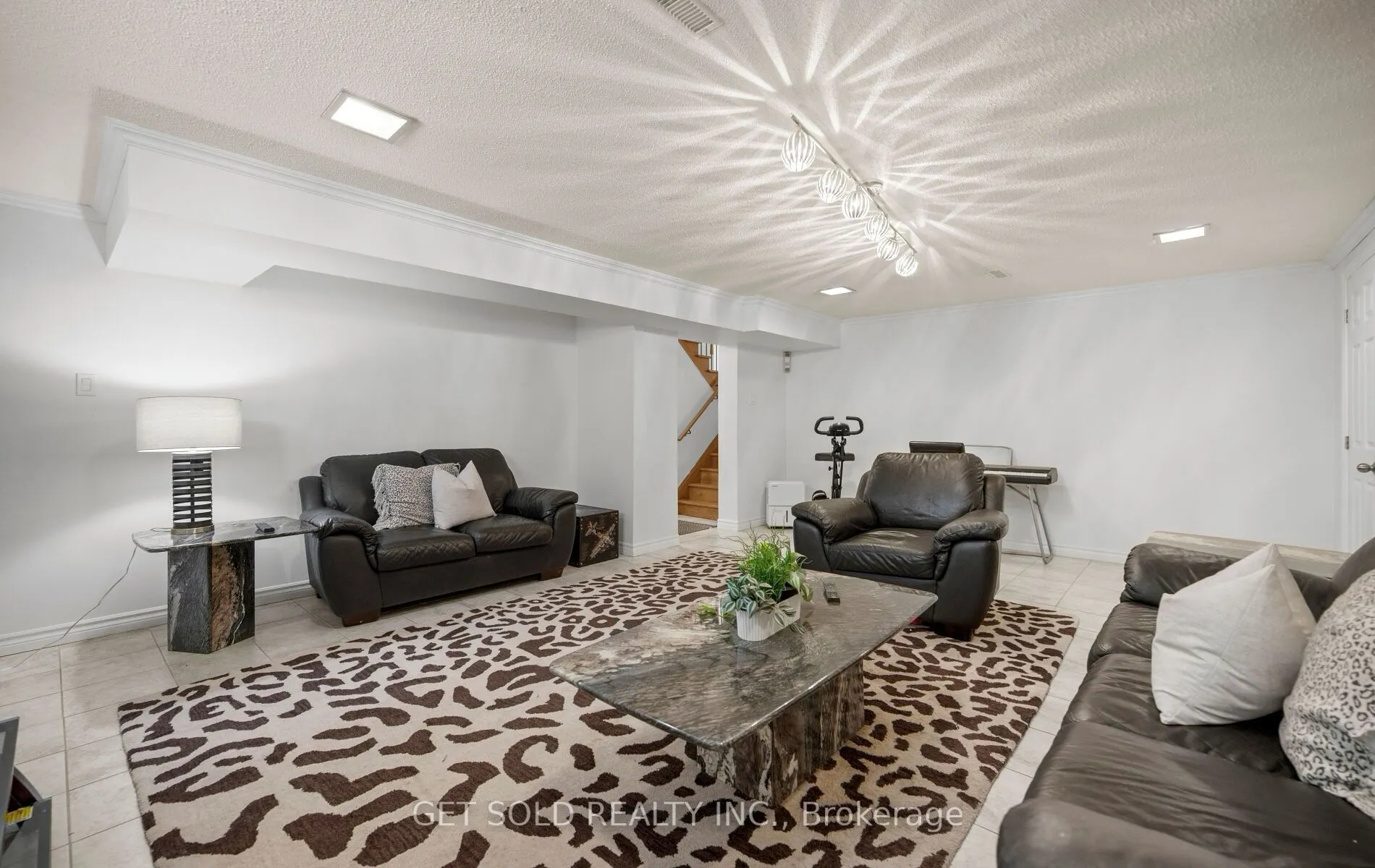 6 Marcel Road