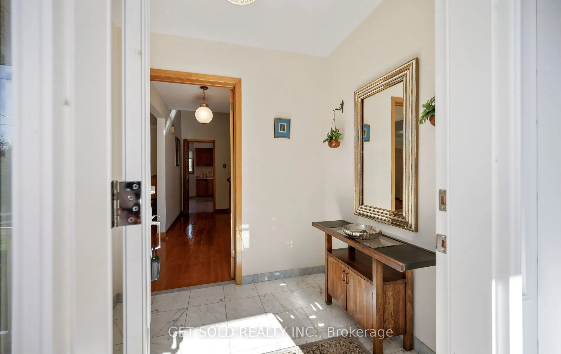 6 Marcel Road