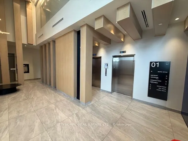 86 Dundas Street E #611