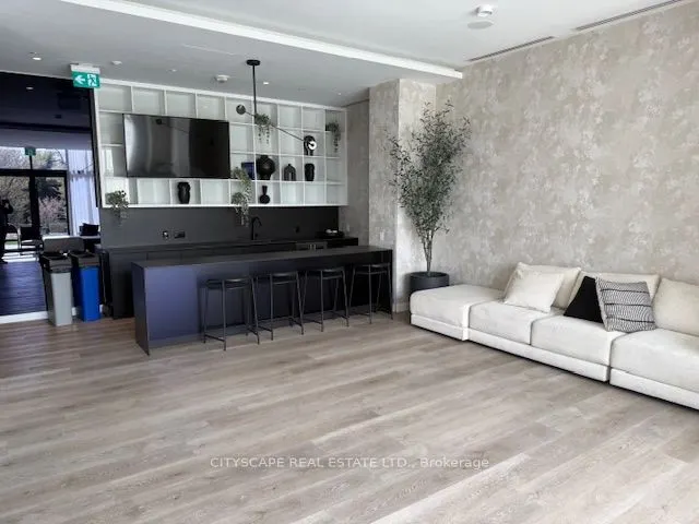 86 Dundas Street E #611
