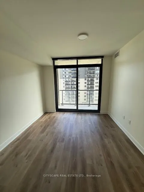 86 Dundas Street E #611