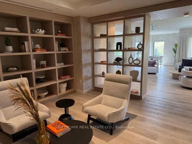 86 Dundas Street E #611