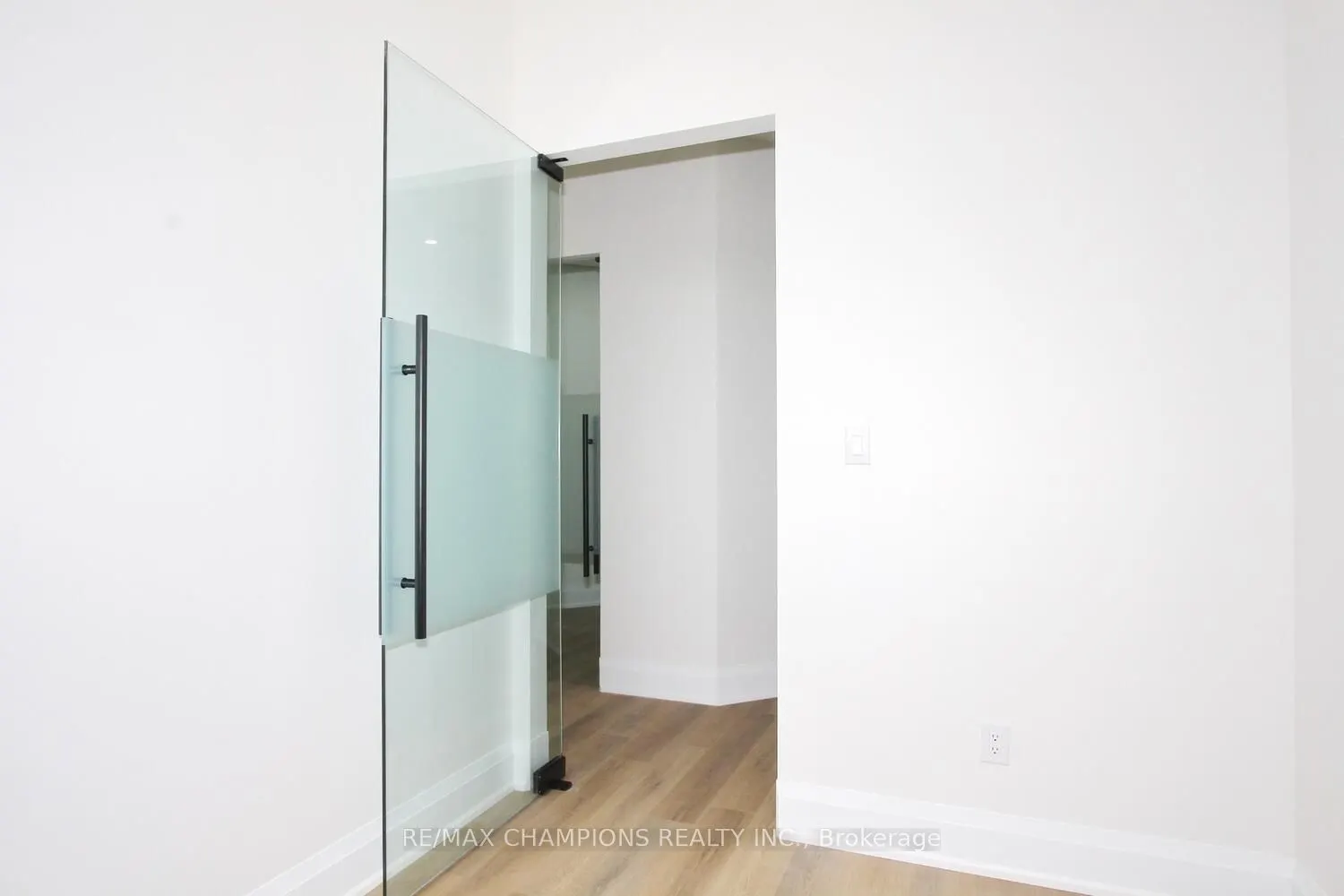 6475 Mayfield Road #205