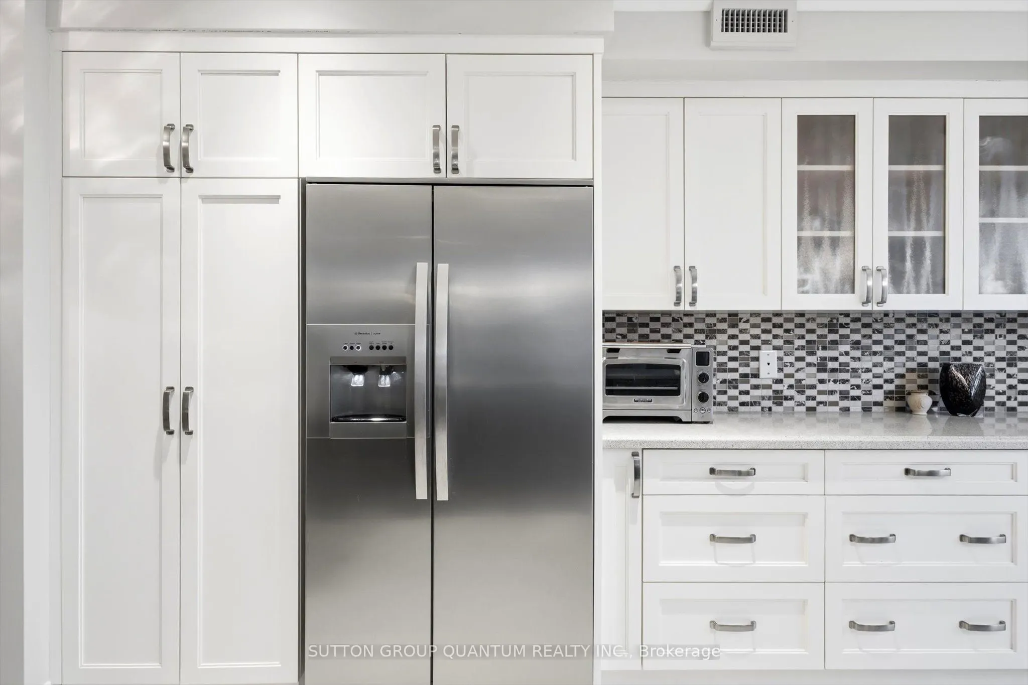 390 Upper Middle Road E #305