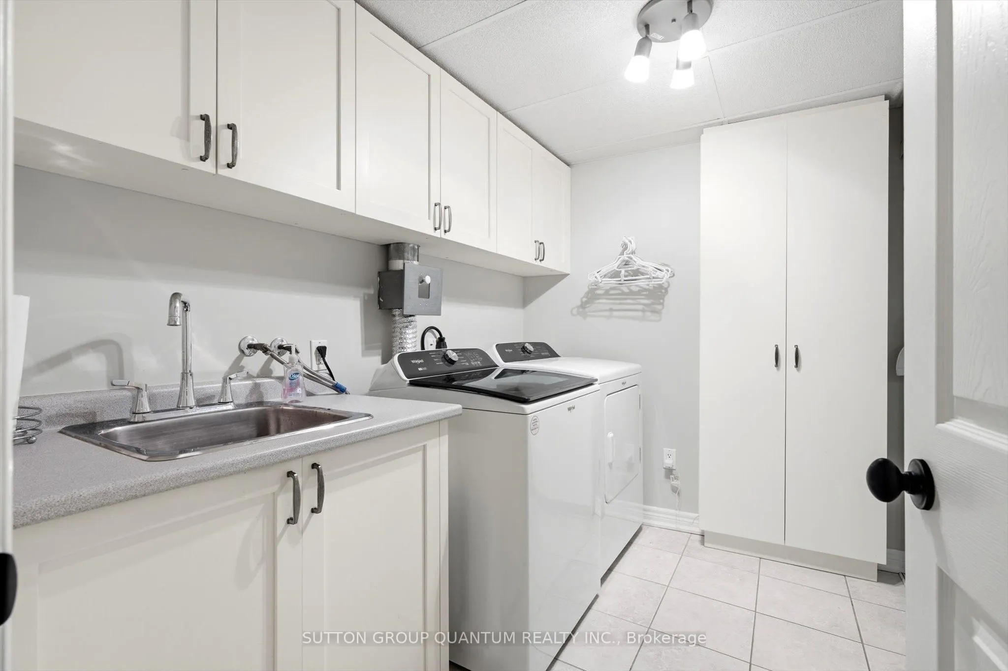 390 Upper Middle Road E #305