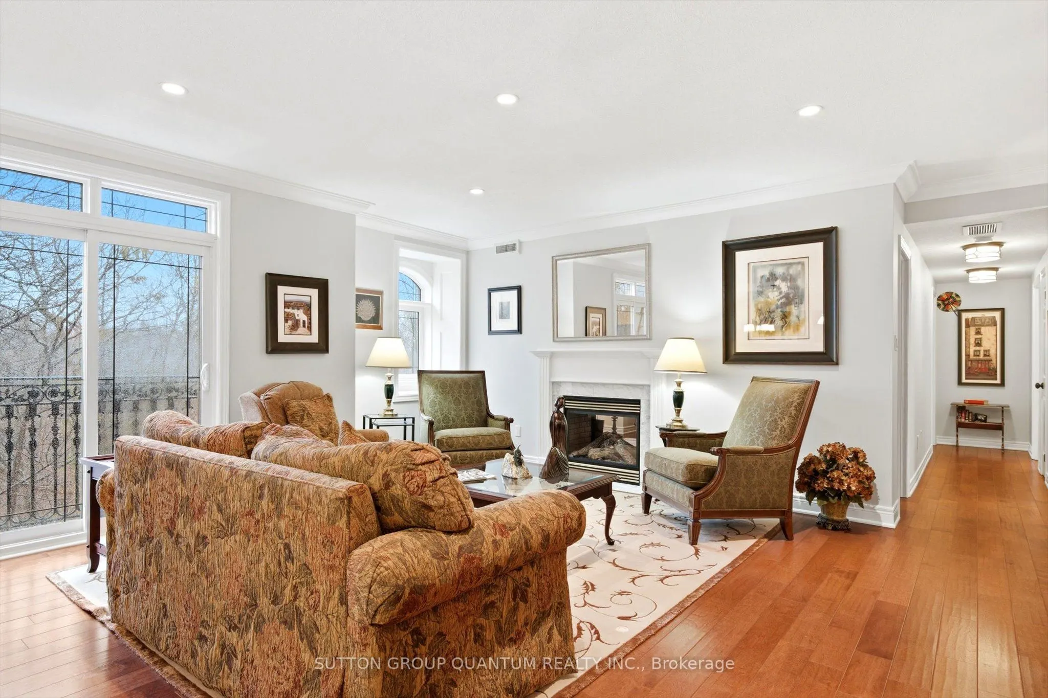 390 Upper Middle Road E #305