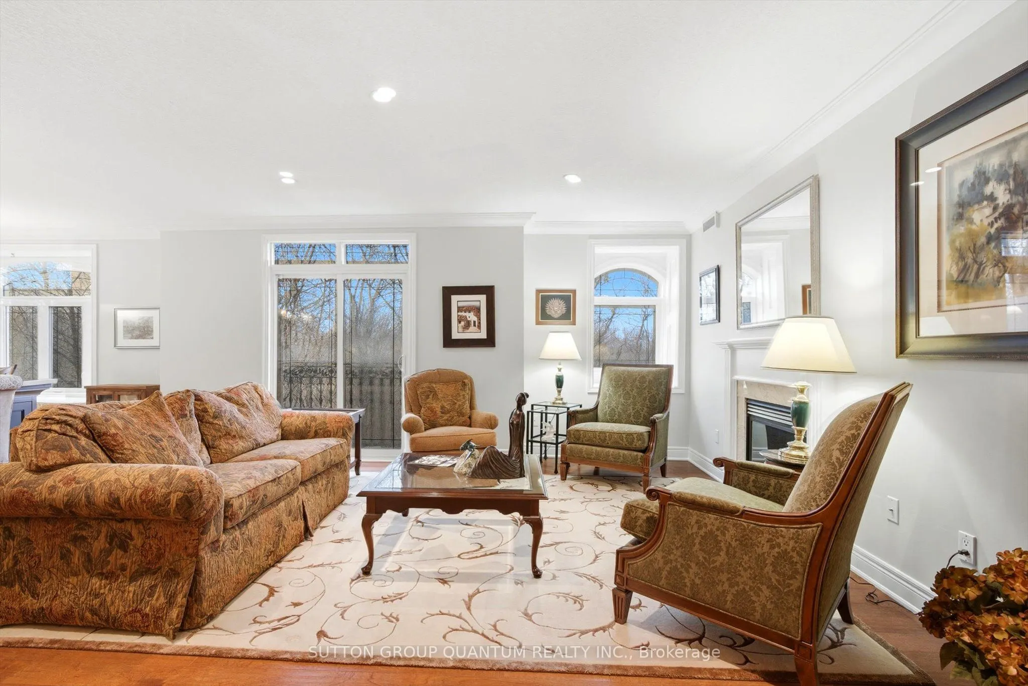 390 Upper Middle Road E #305